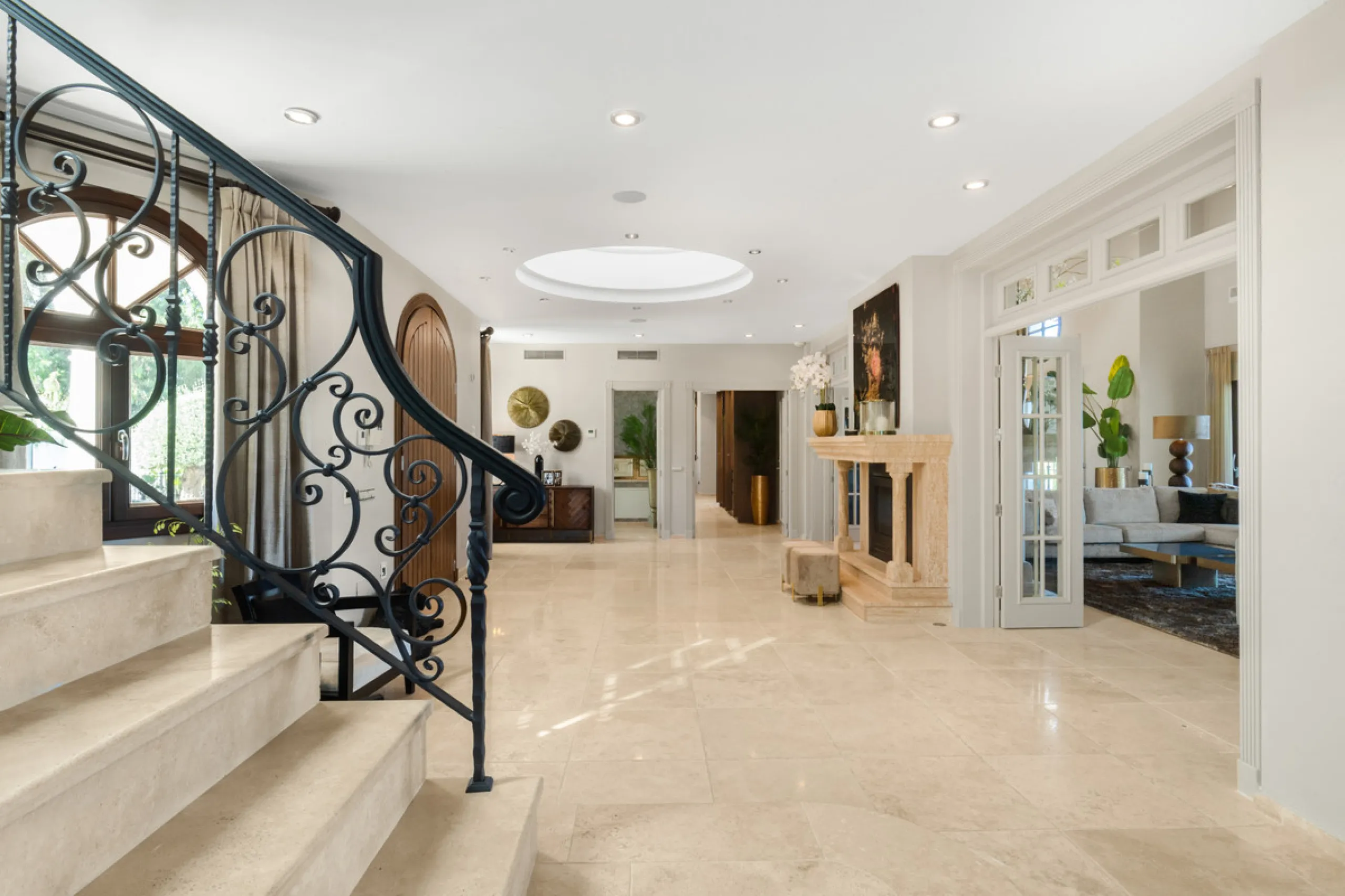 House - Detached Villa в продаже в Benahavís, Málaga. В доме 7 спален и 8 ванных комнат. Площадь дома 1014 м². Площадь участка 10100 м²