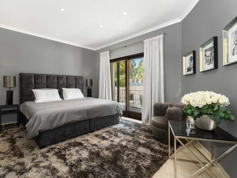 House - Detached Villa в продаже в Benahavís, Málaga. В доме 7 спален и 8 ванных комнат. Площадь дома 1014 м². Площадь участка 10100 м²