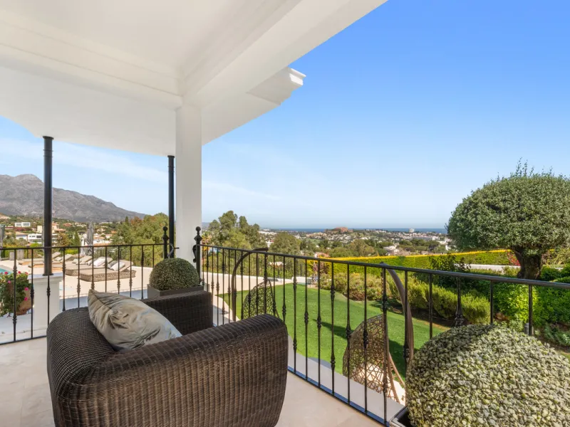 House - Detached Villa в продаже в Benahavís, Málaga. В доме 7 спален и 8 ванных комнат. Площадь дома 1014 м². Площадь участка 10100 м²