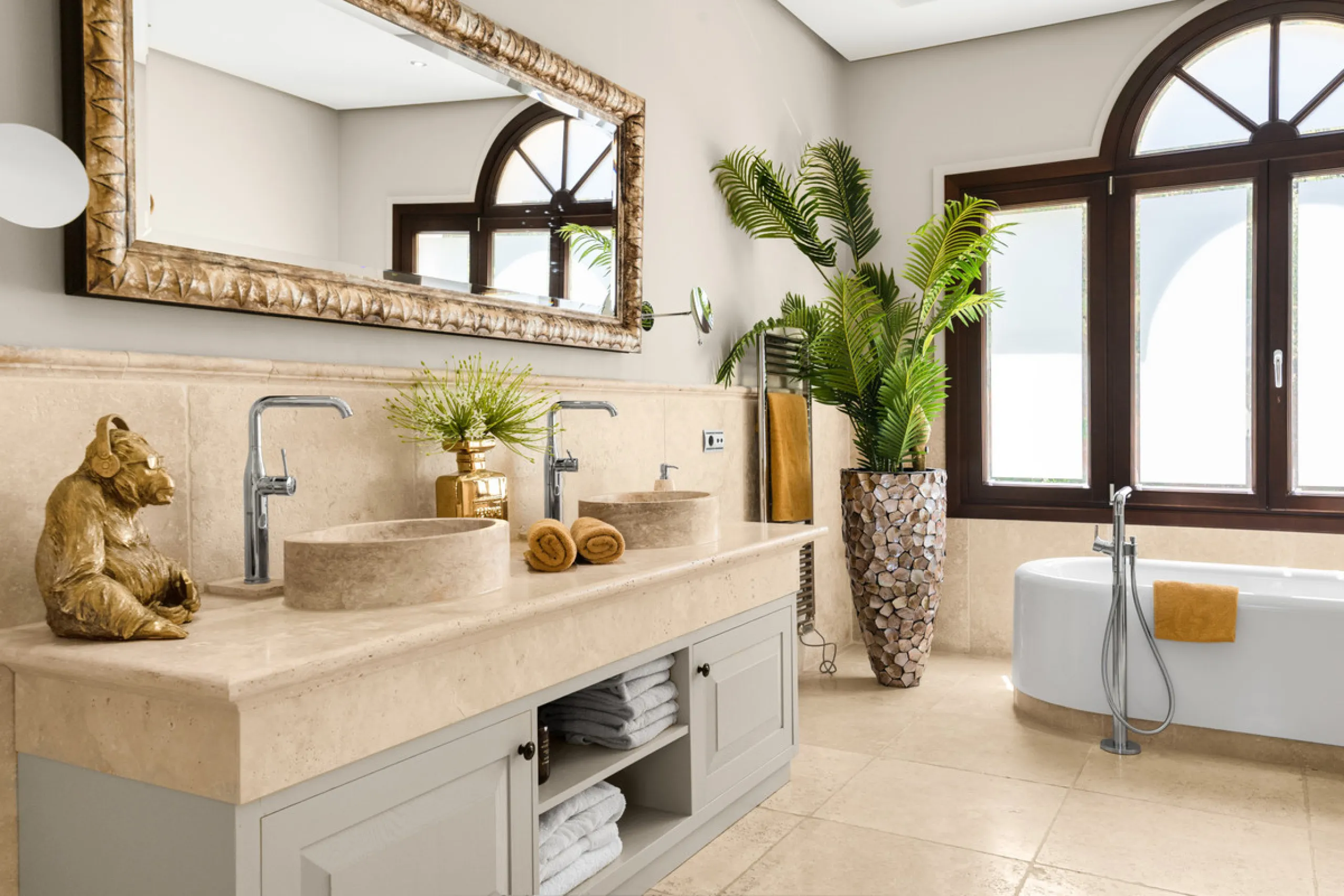 House - Detached Villa в продаже в Benahavís, Málaga. В доме 7 спален и 8 ванных комнат. Площадь дома 1014 м². Площадь участка 10100 м²