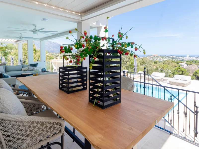 House - Detached Villa в продаже в Benahavís, Málaga. В доме 7 спален и 8 ванных комнат. Площадь дома 1014 м². Площадь участка 10100 м²