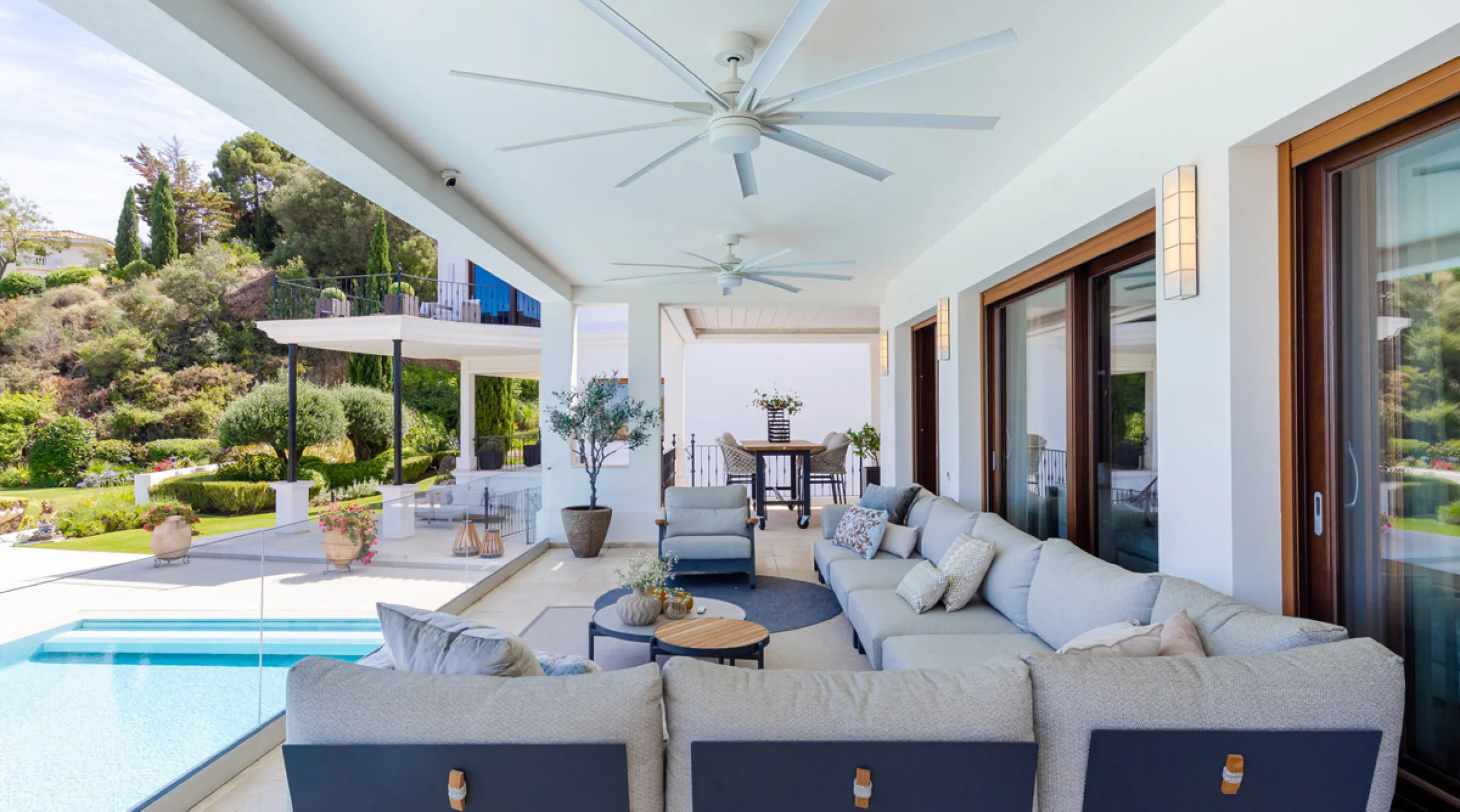 House - Detached Villa в продаже в Benahavís, Málaga. В доме 7 спален и 8 ванных комнат. Площадь дома 1014 м². Площадь участка 10100 м²