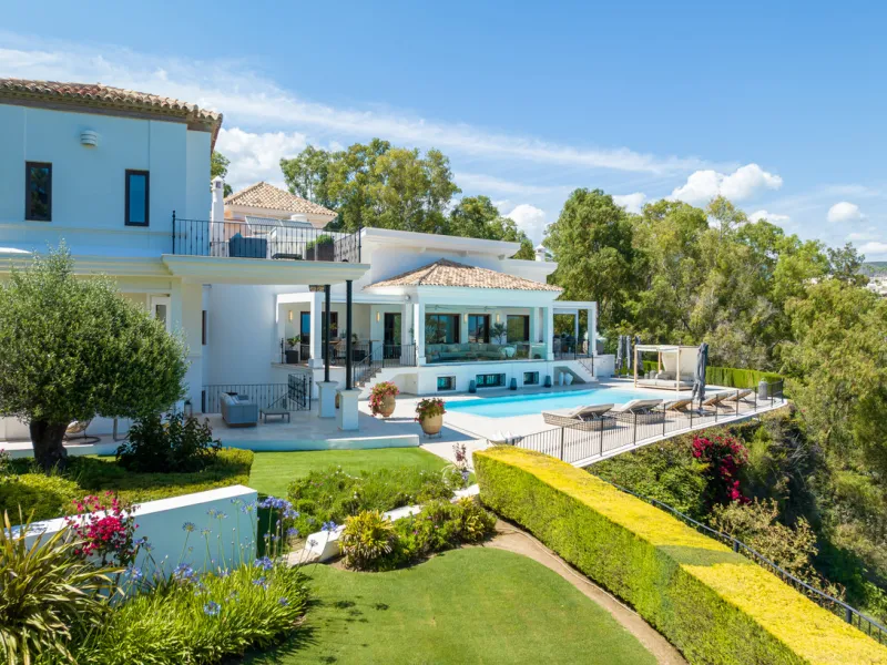 House - Detached Villa в продаже в Benahavís, Málaga. В доме 7 спален и 8 ванных комнат. Площадь дома 1014 м². Площадь участка 10100 м²