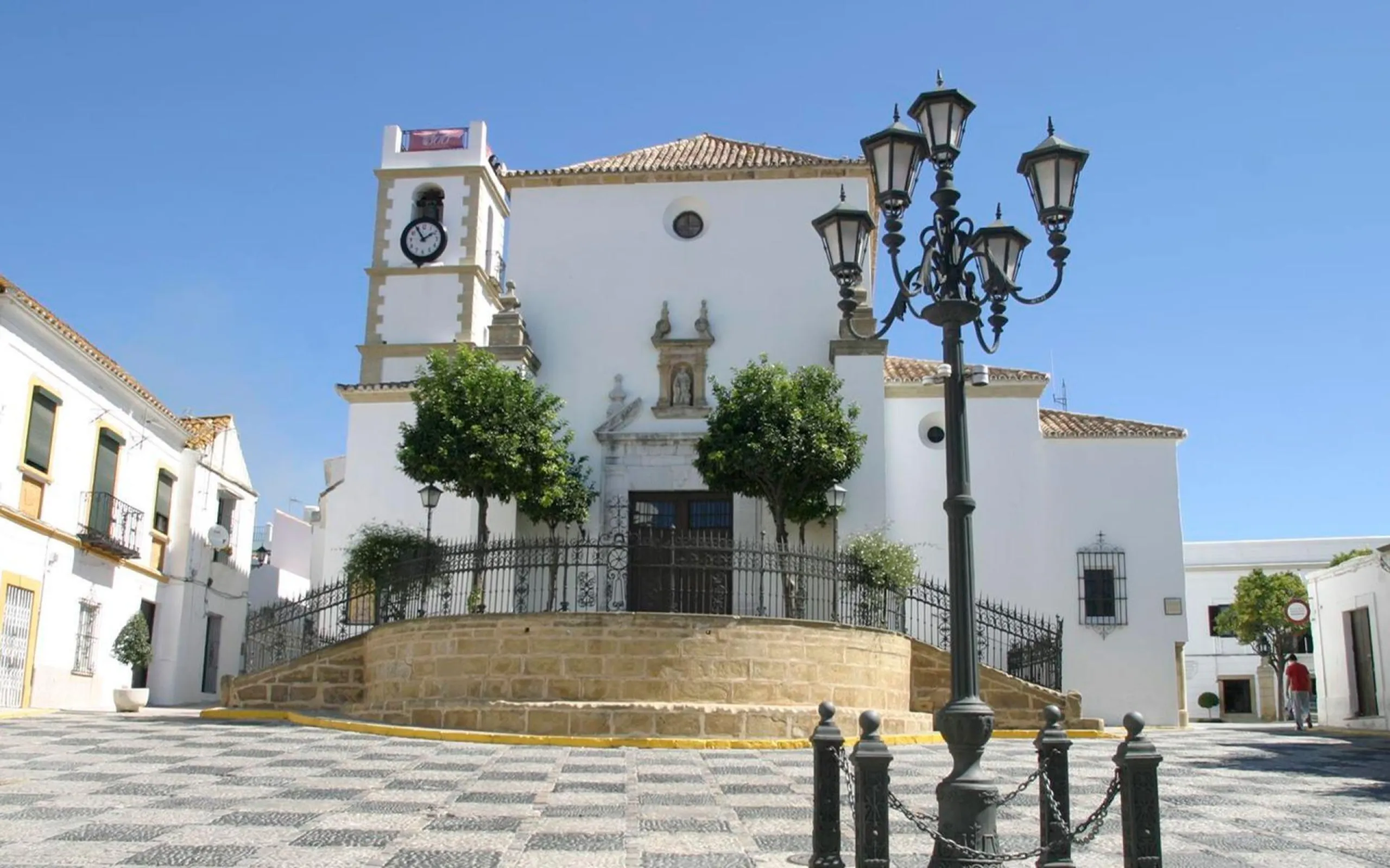 NEW BUILD RESIDENTIAL COMPLEX IN LA ALCAIDESA, SAN ROQUE& & New Build residential development in La Alcaidesa, the province of Cadiz, distributed in 55 multi-family homes, with options of 2 and 3 bedrooms with large terraces that allow you to enjoy 