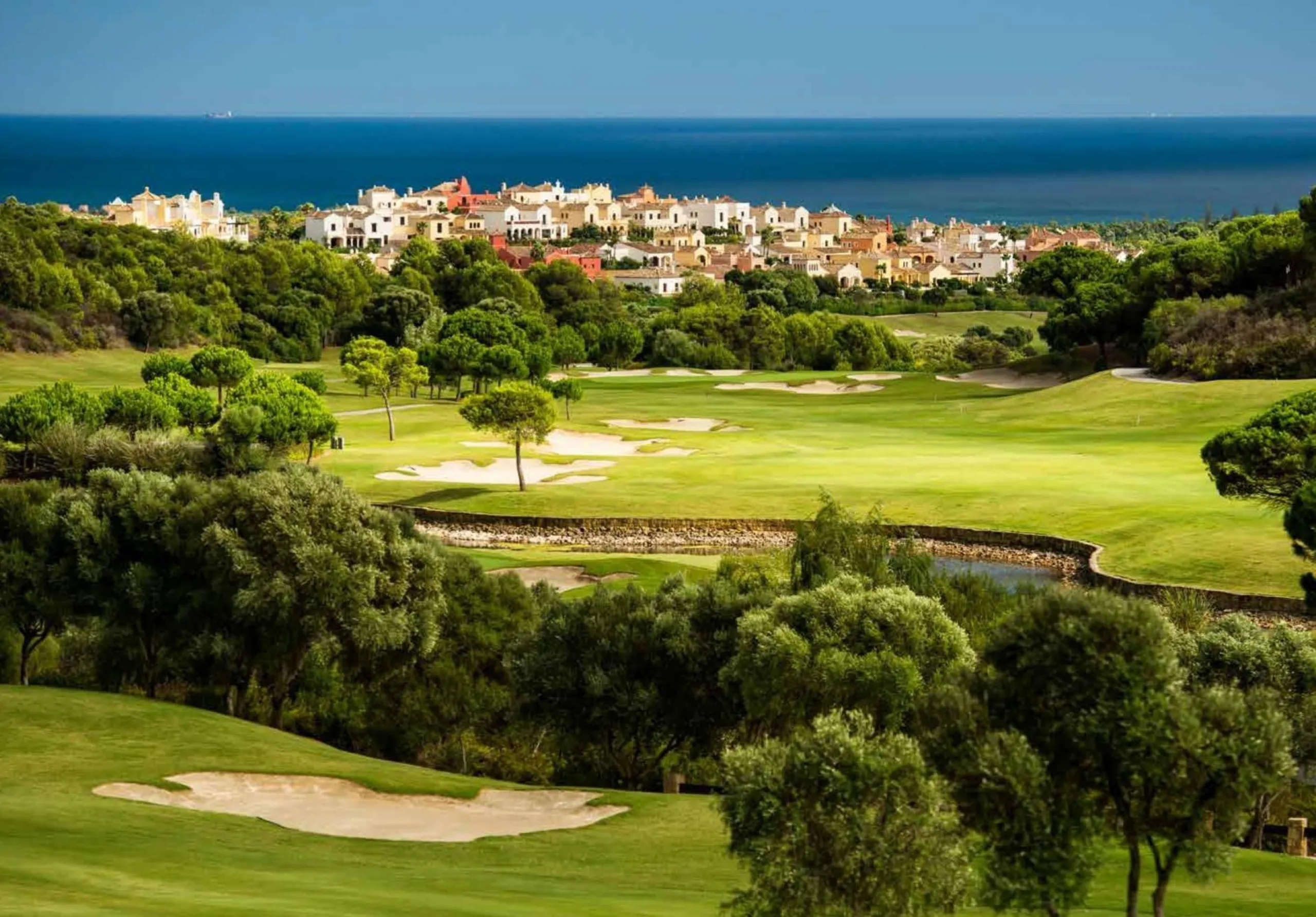 NEW BUILD RESIDENTIAL COMPLEX IN LA ALCAIDESA, SAN ROQUE& & New Build residential development in La Alcaidesa, the province of Cadiz, distributed in 55 multi-family homes, with options of 2 and 3 bedrooms with large terraces that allow you to enjoy 