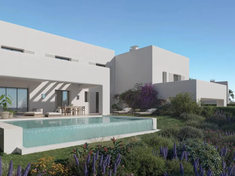 New Build Luxury Villas in Sotogrande Alto with Private Garden and Pool& & Exclusive Residential Living in Sotogrande Alto& This elegant new build residential development is located in the prestigious area of Sotogrande Alto, one of the most excl