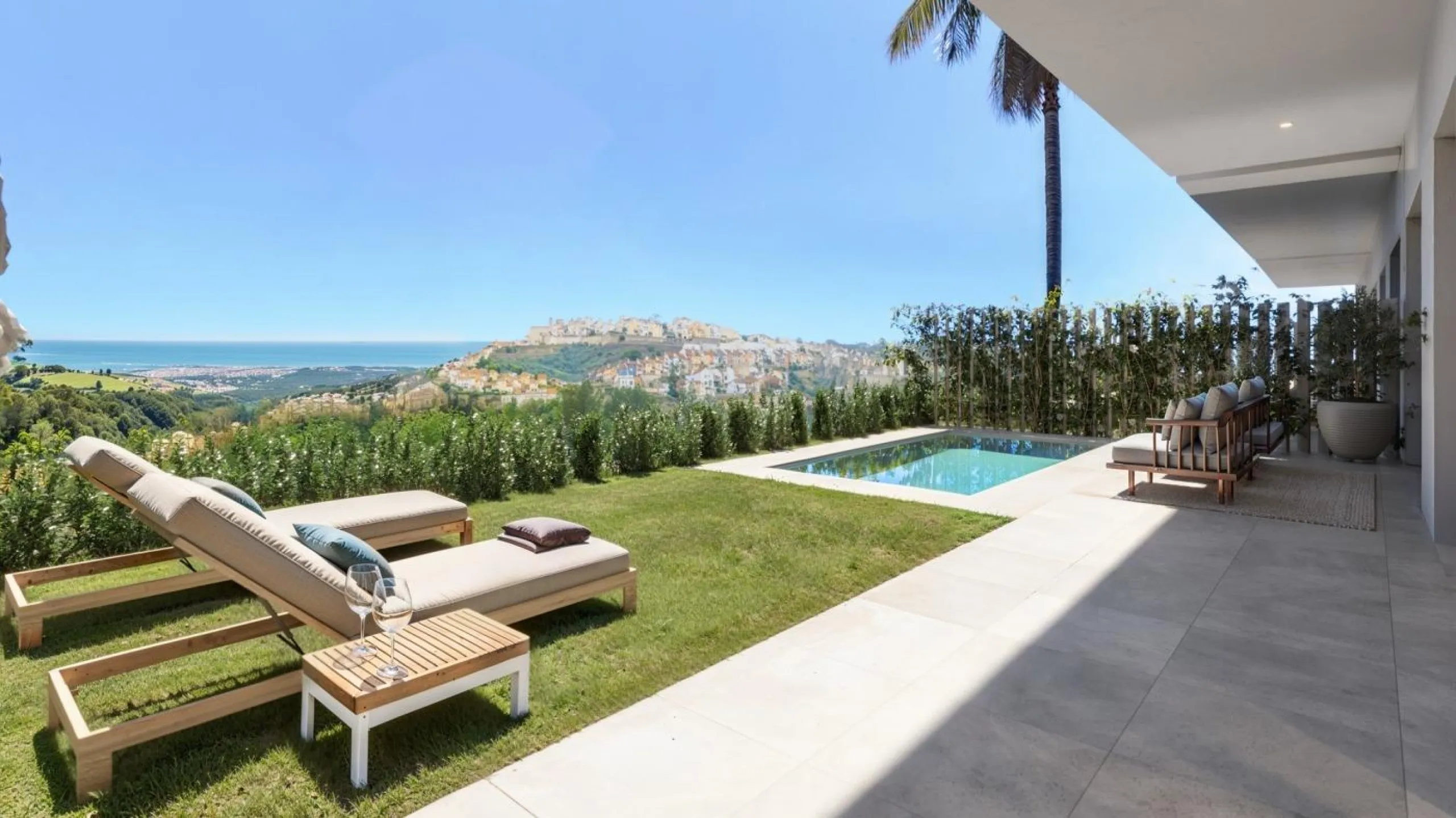 Luxury New Build Attached Villas with Sea Views and private pool in Casares del Sol& & Exclusive Residential Development in Casares del Sol& This elegant new build residential project features 55 attached villas with private swimming pools, ideal