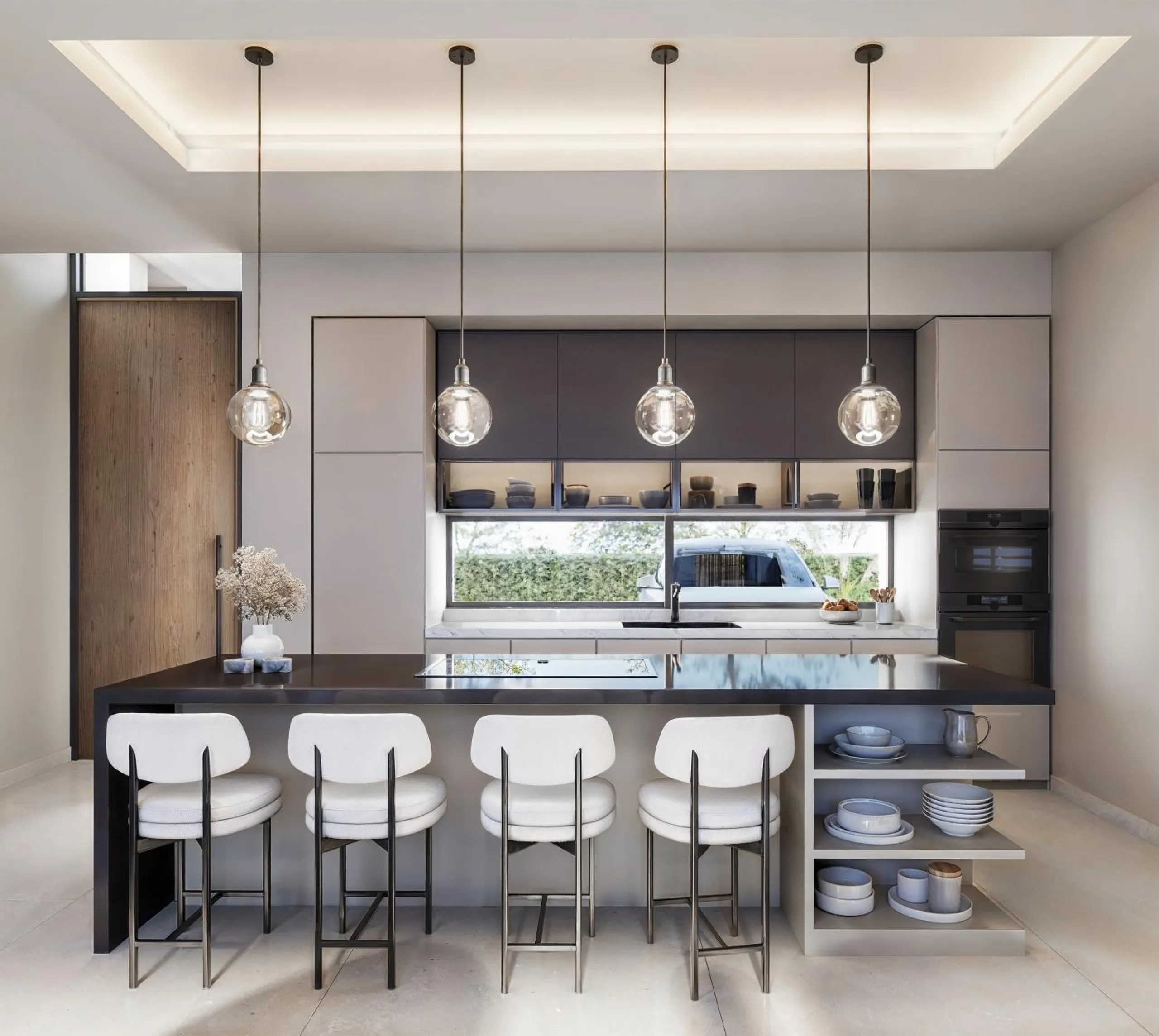 Luxury New Build Attached Villas with Sea Views and private pool in Casares del Sol& & Exclusive Residential Development in Casares del Sol& This elegant new build residential project features 55 attached villas with private swimming pools, ideal
