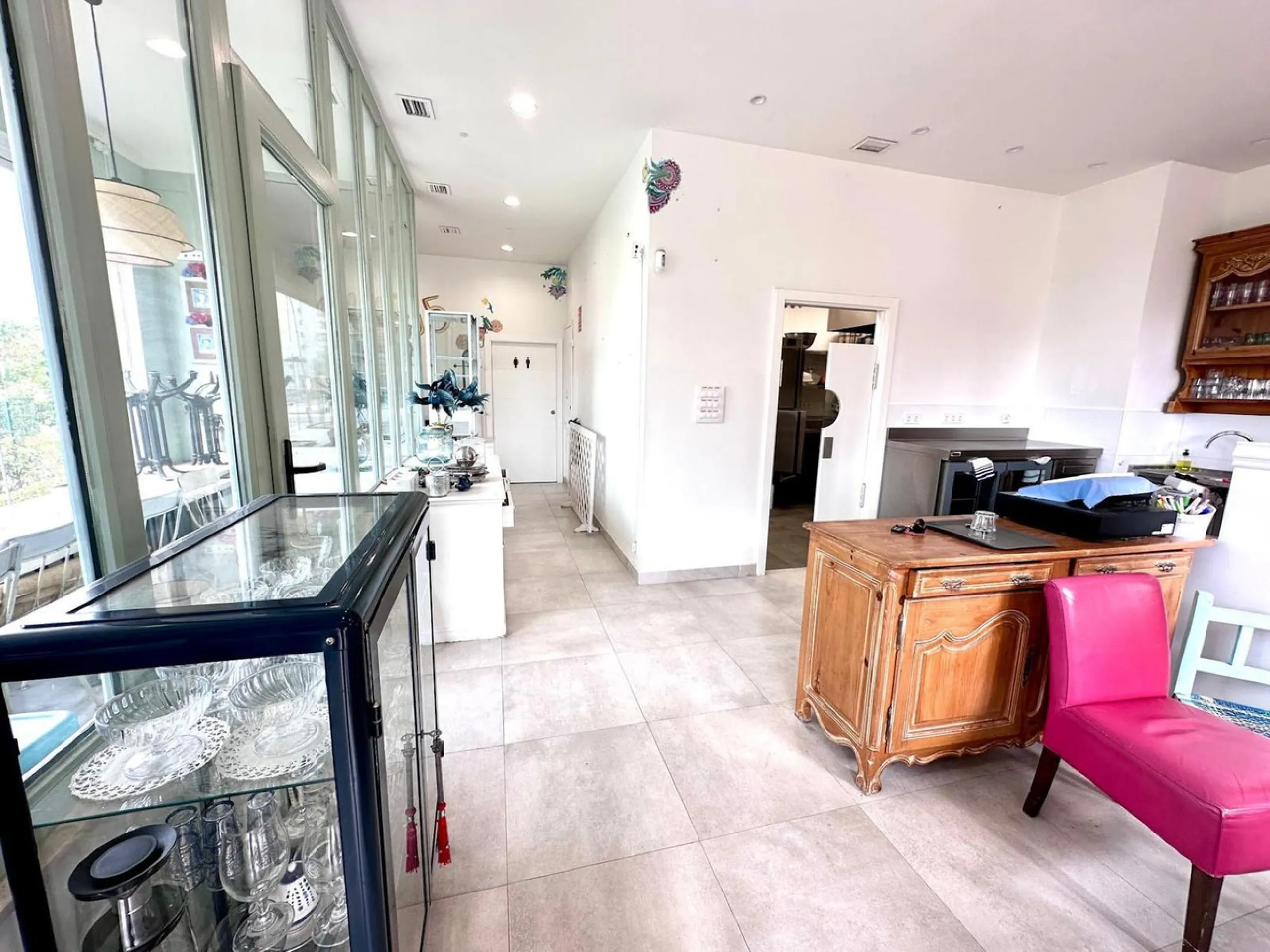 COMMERCIAL PREMISES - RESTAURANT IN NUEVA ANDALUCIA .