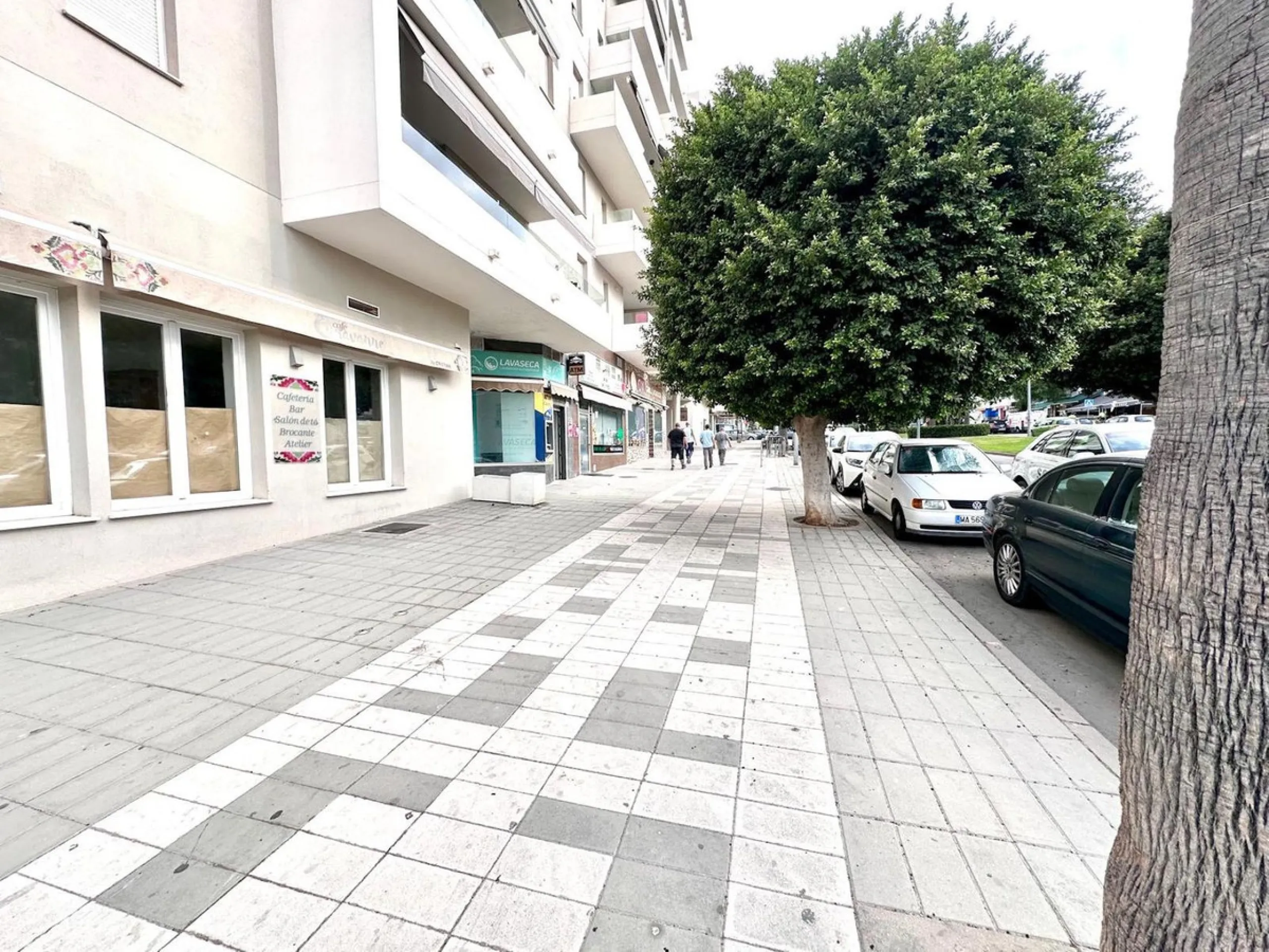 COMMERCIAL PREMISES - RESTAURANT IN NUEVA ANDALUCIA .