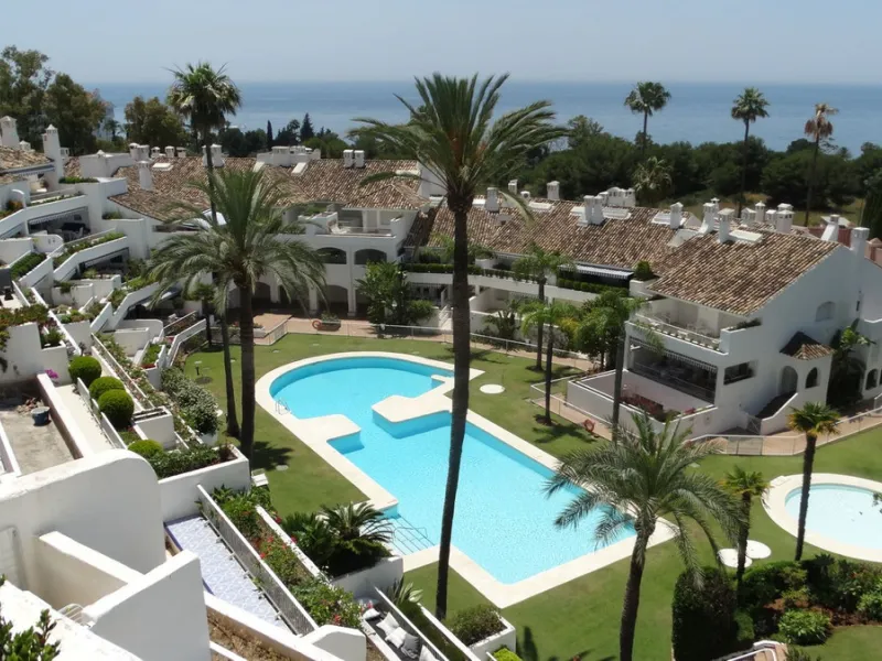 Magnificent opportunity to acquire two penthouses together.