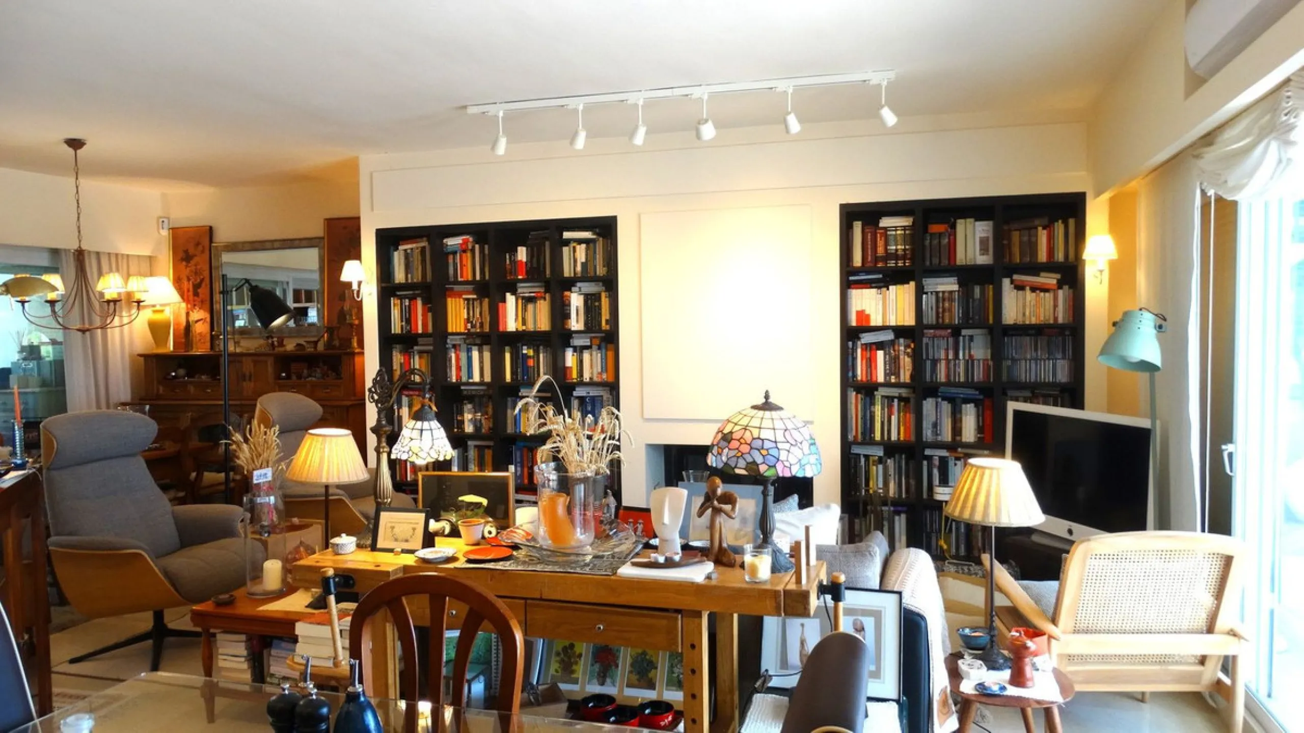 Magnificent opportunity to acquire two penthouses together.