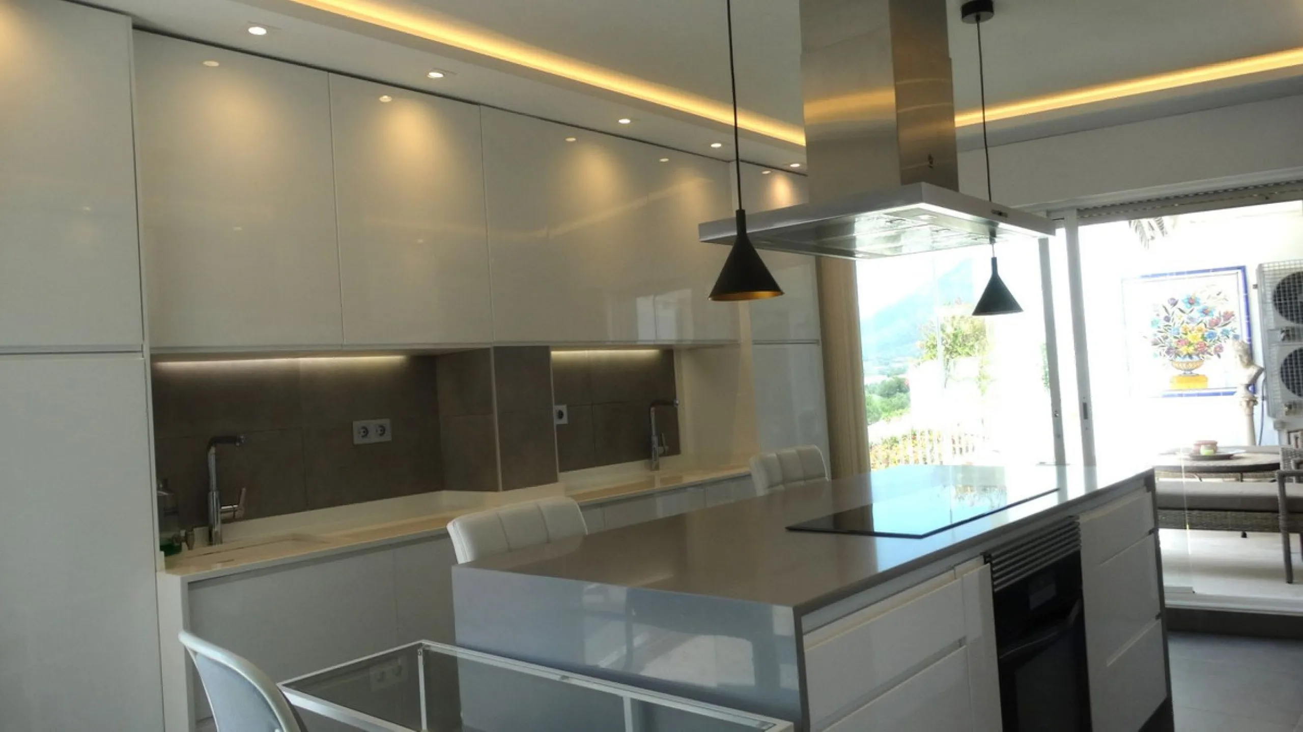 Magnificent opportunity to acquire two penthouses together.