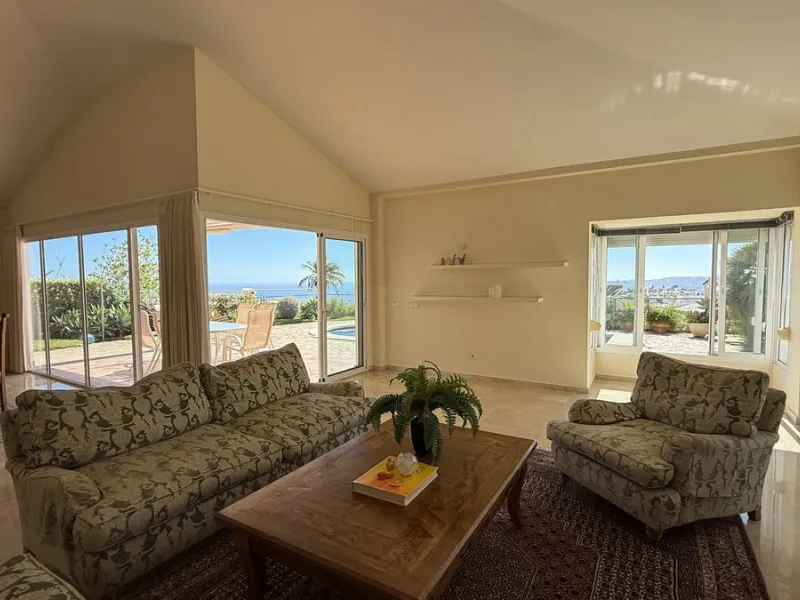 This is an exclusive opportunity to acquire a villa before renovation, saving on taxes and making your dream come true.
