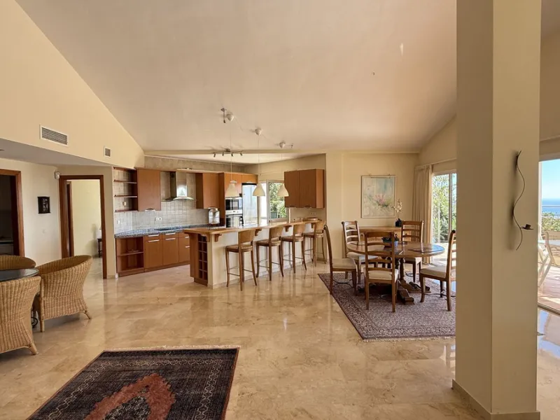This is an exclusive opportunity to acquire a villa before renovation, saving on taxes and making your dream come true.