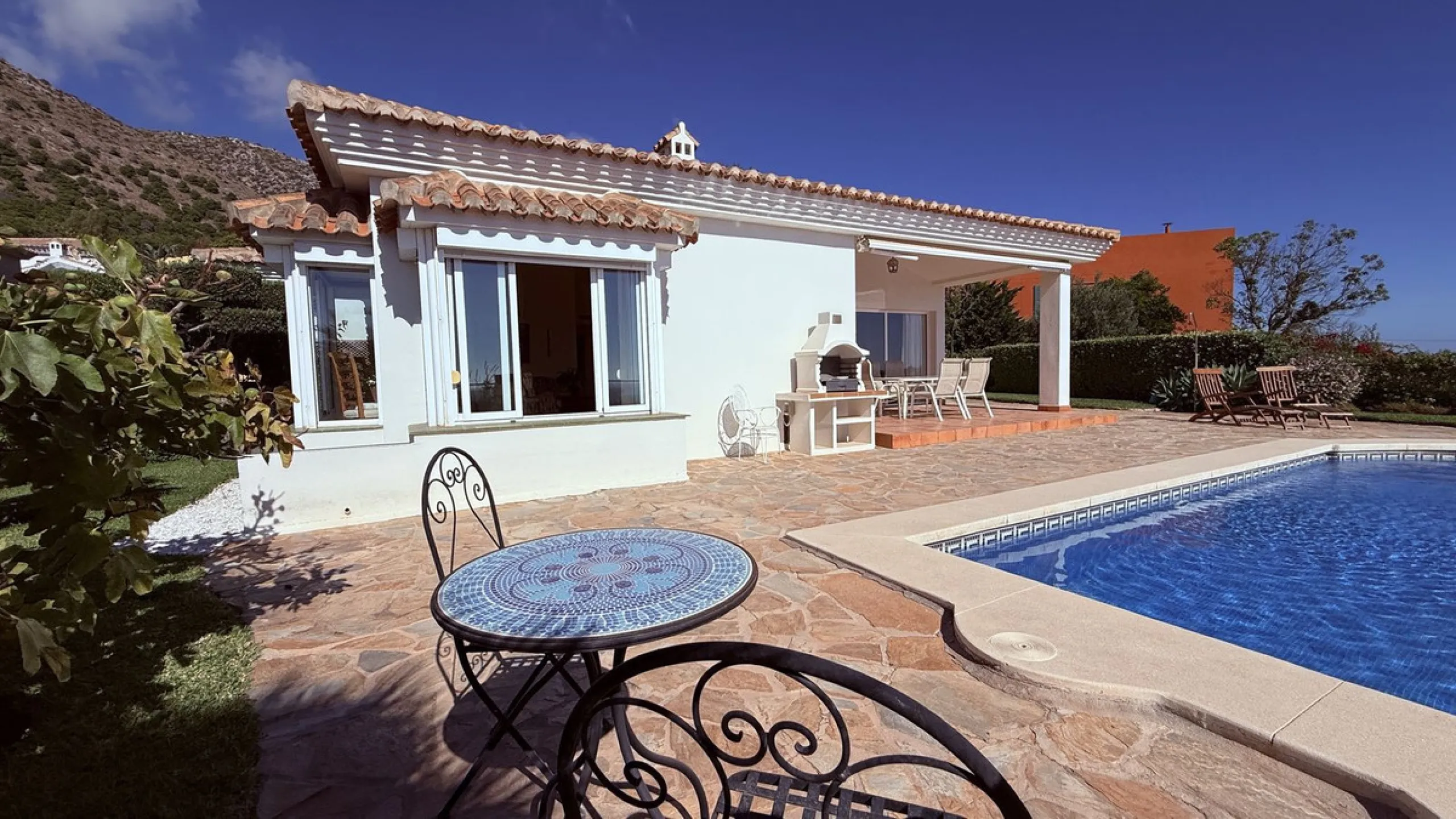 This is an exclusive opportunity to acquire a villa before renovation, saving on taxes and making your dream come true.