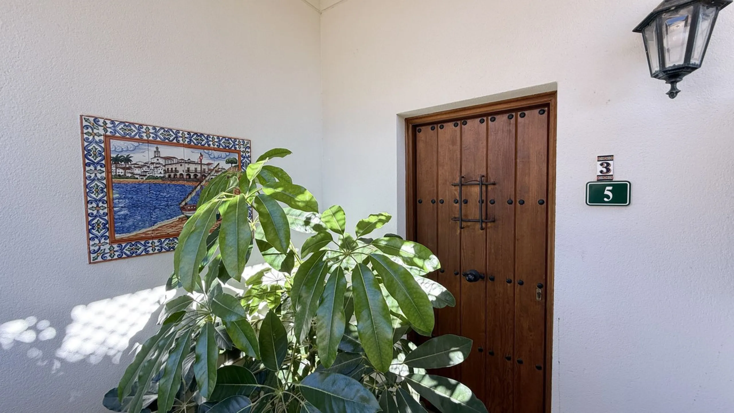 This is an exclusive opportunity to acquire a villa before renovation, saving on taxes and making your dream come true.