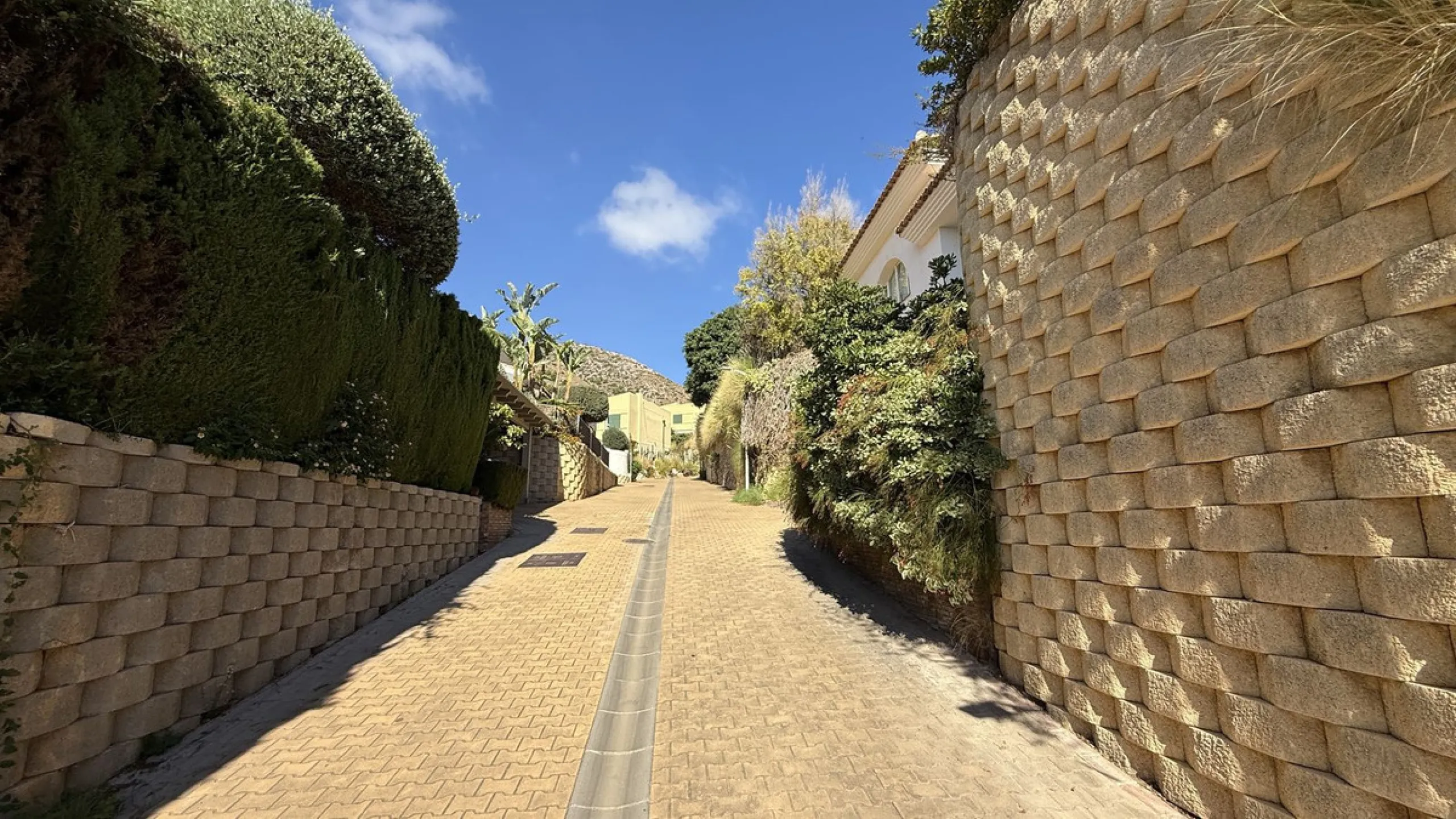 This is an exclusive opportunity to acquire a villa before renovation, saving on taxes and making your dream come true.