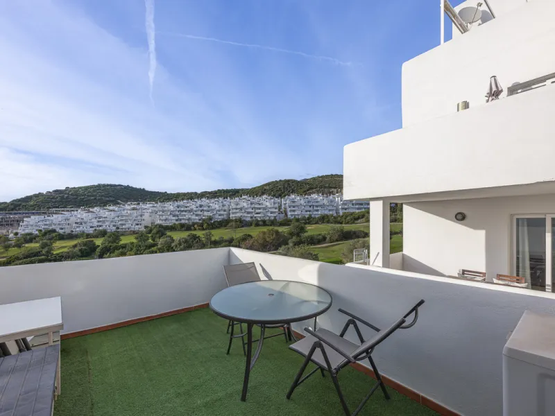 This bright and stylish two-bedroom apartment features a spacious master bedroom with an ensuite bathroom, a modern fully equipped kitchen, and a comfortable open-plan living area that leads onto a southwest-facing terrace with fantastic views over the Va