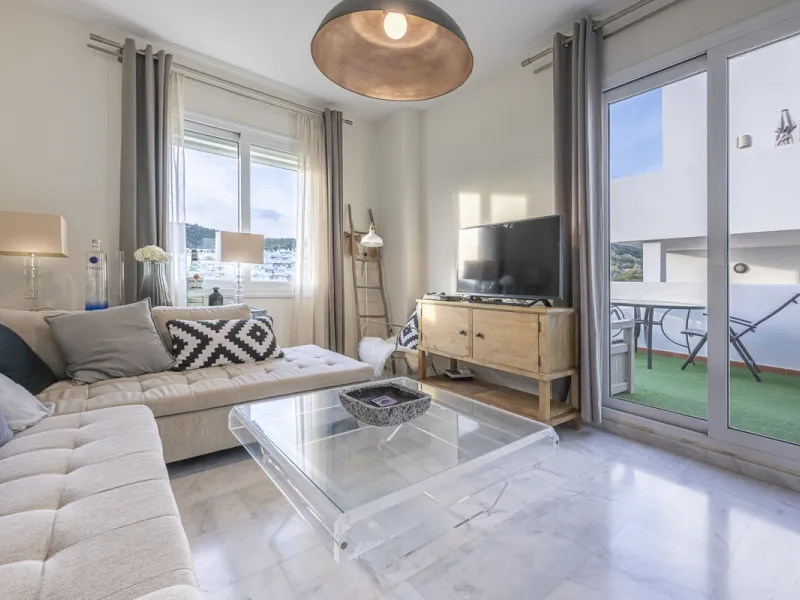 Apartment - Middle Floor Apartment в продаже в Estepona, Málaga. В доме 2 спален и 2 ванных комнат. Площадь дома 99 м²