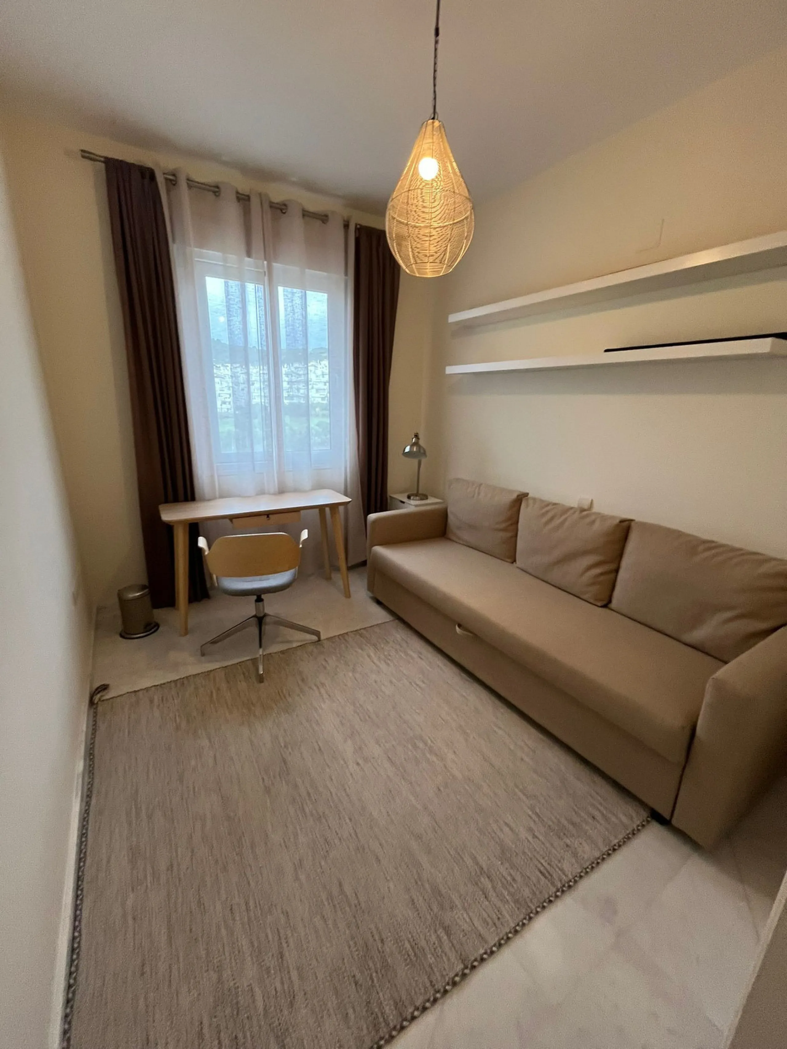 Apartment - Middle Floor Apartment в продаже в Estepona, Málaga. В доме 2 спален и 2 ванных комнат. Площадь дома 99 м²