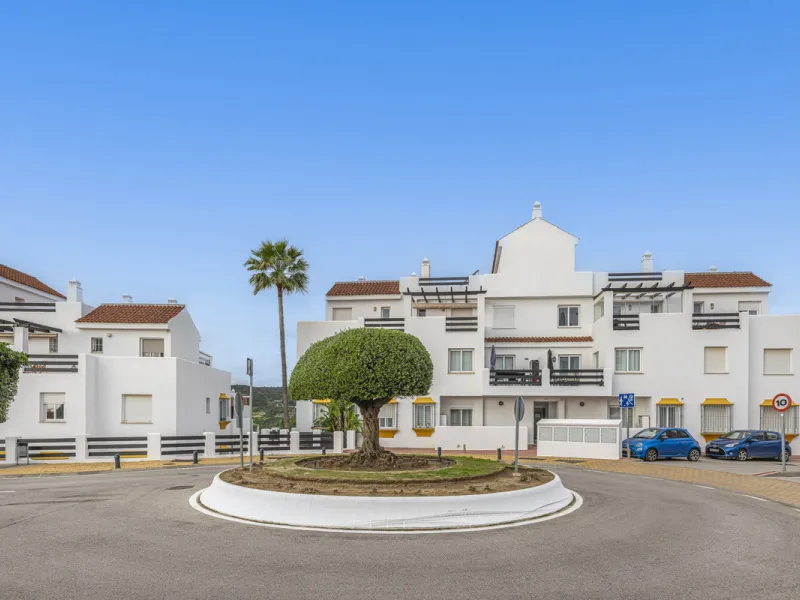 Apartment - Middle Floor Apartment в продаже в Estepona, Málaga. В доме 2 спален и 2 ванных комнат. Площадь дома 99 м²