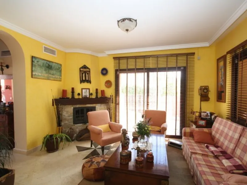Detached villa in the beach area of El Rosario.