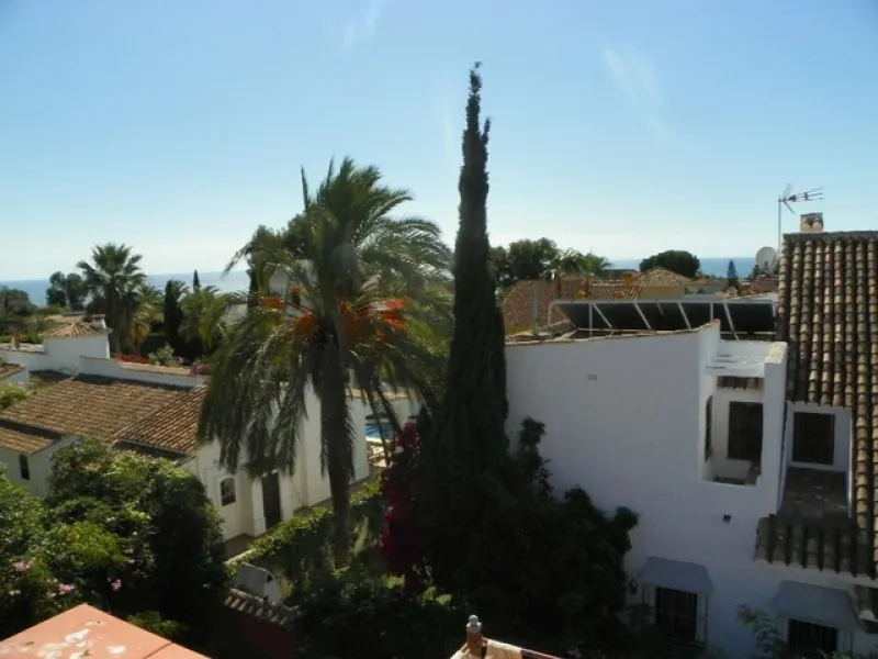 Detached villa in the beach area of El Rosario.