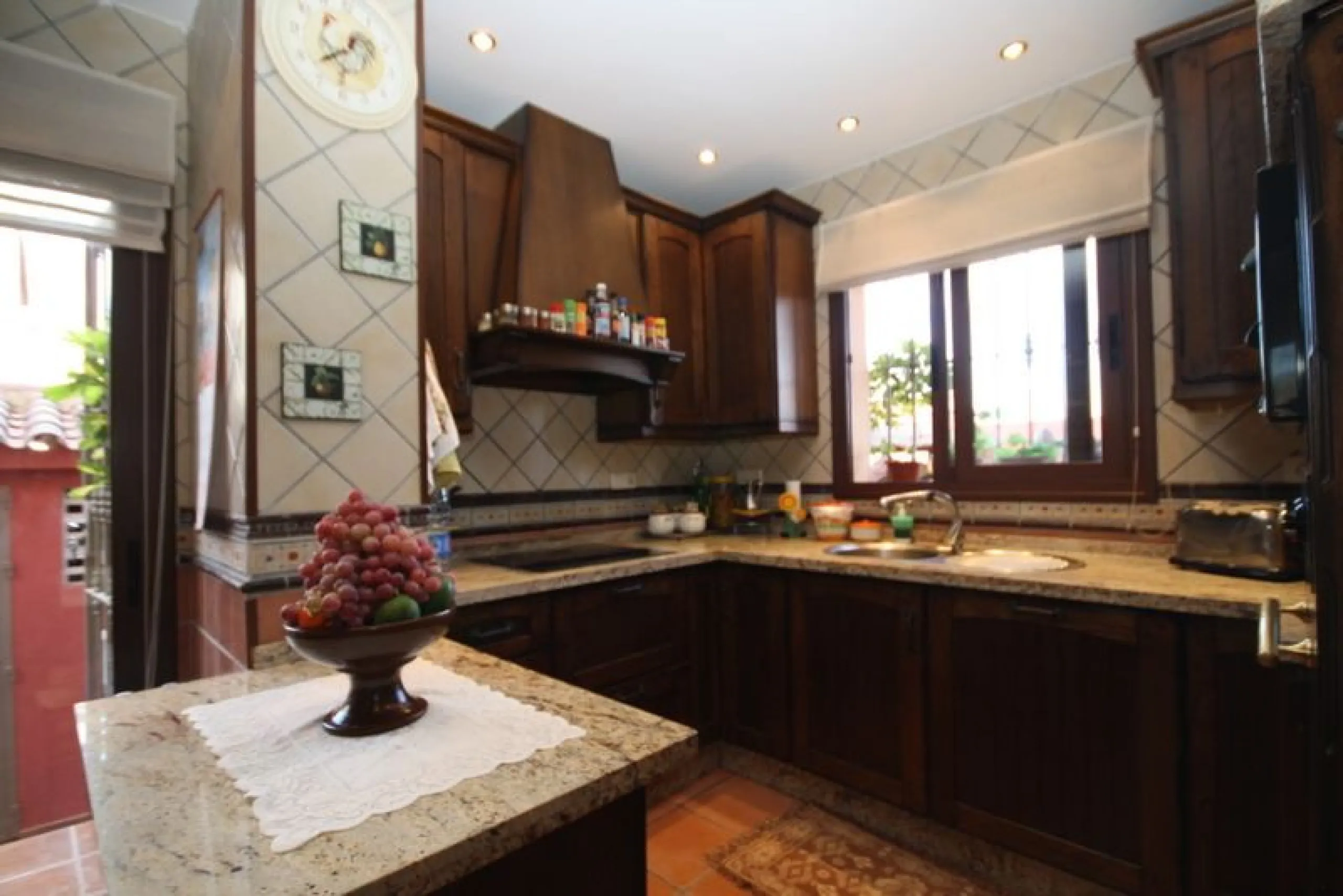 Detached villa in the beach area of El Rosario.