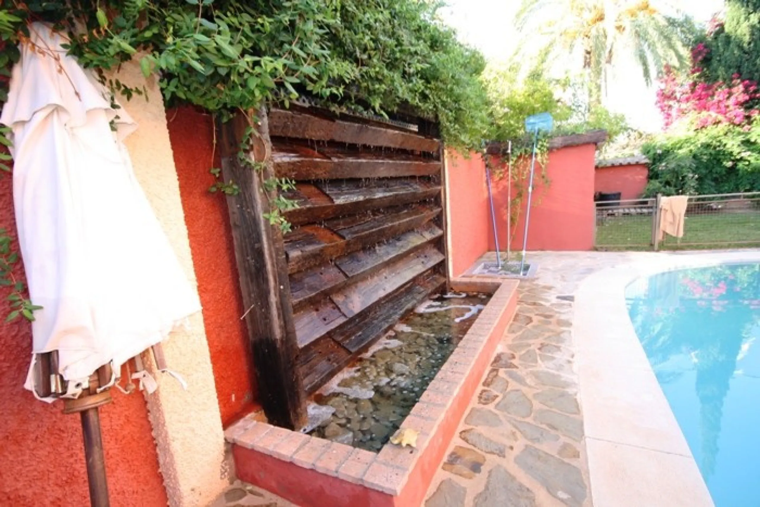 Detached villa in the beach area of El Rosario.