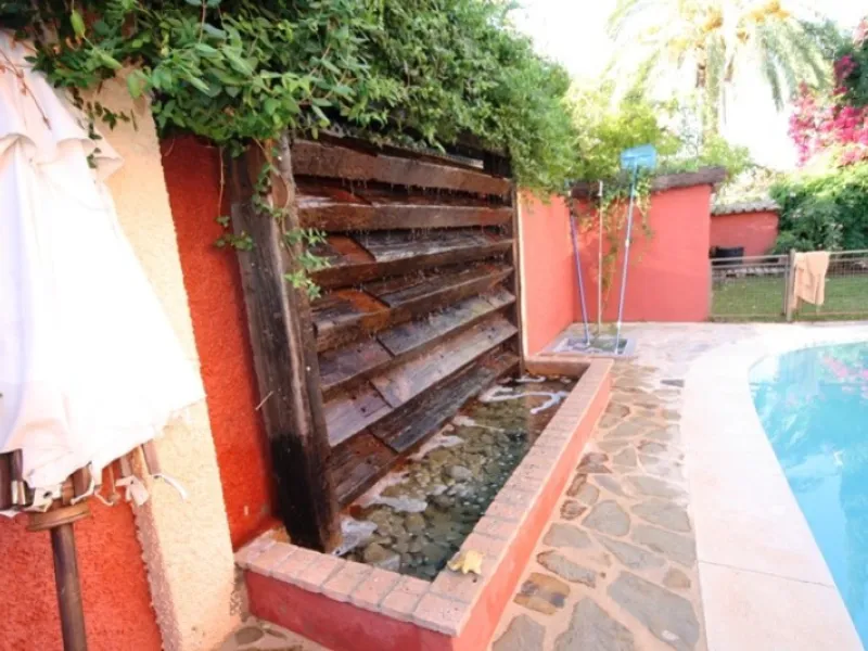 Detached villa in the beach area of El Rosario.