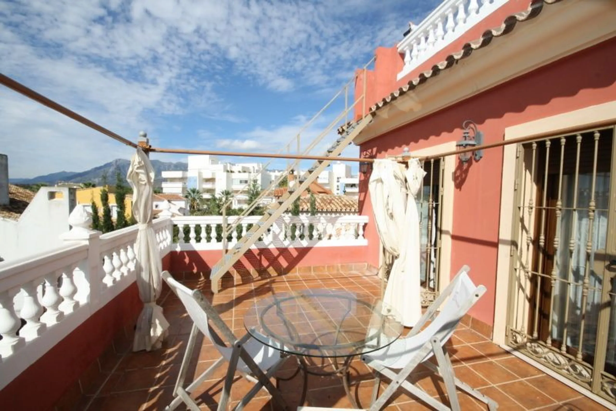 Detached villa in the beach area of El Rosario.