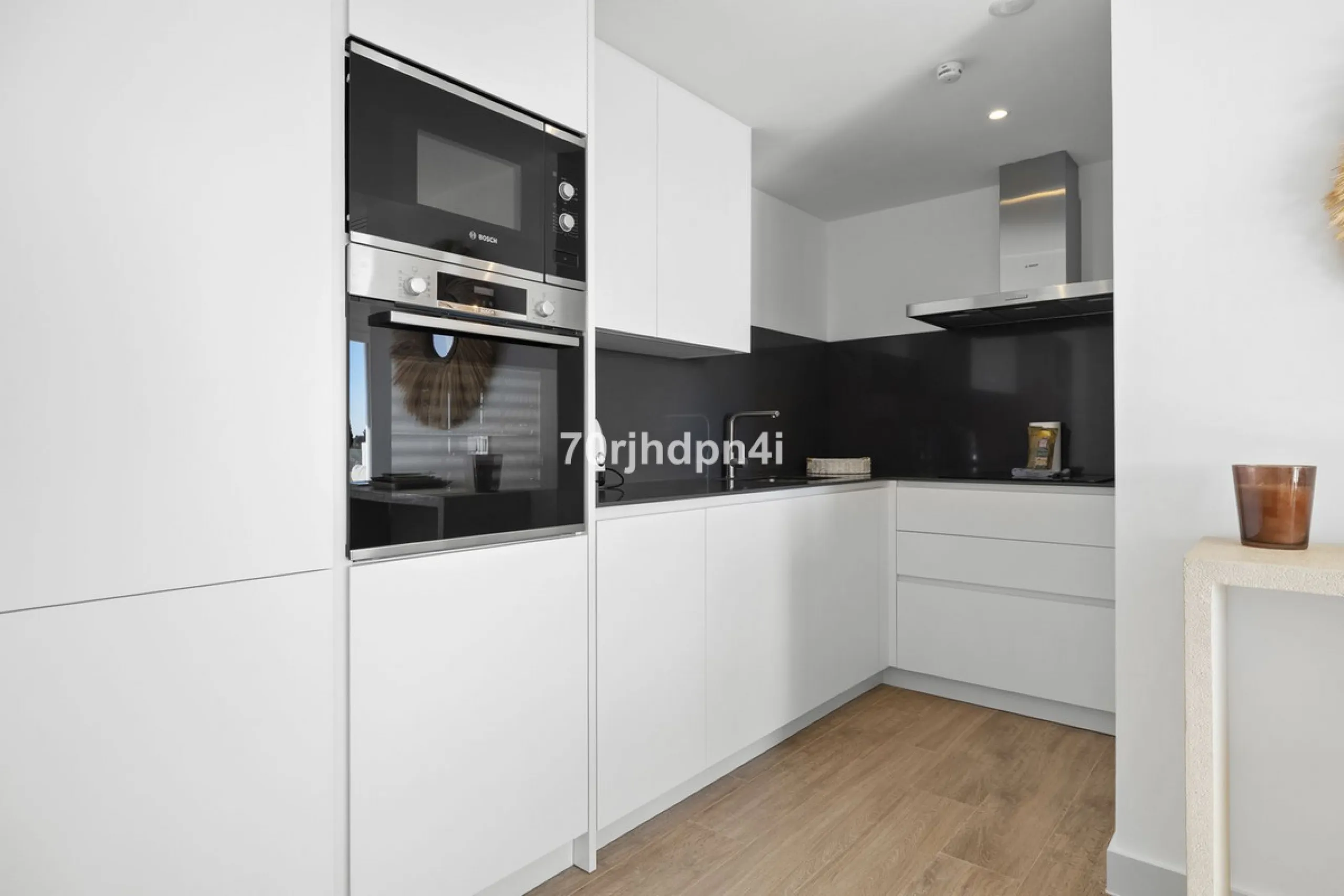Apartment - Middle Floor Apartment в продаже в Casares, Málaga. В доме 2 спален и 2 ванных комнат. Площадь дома 84 м²