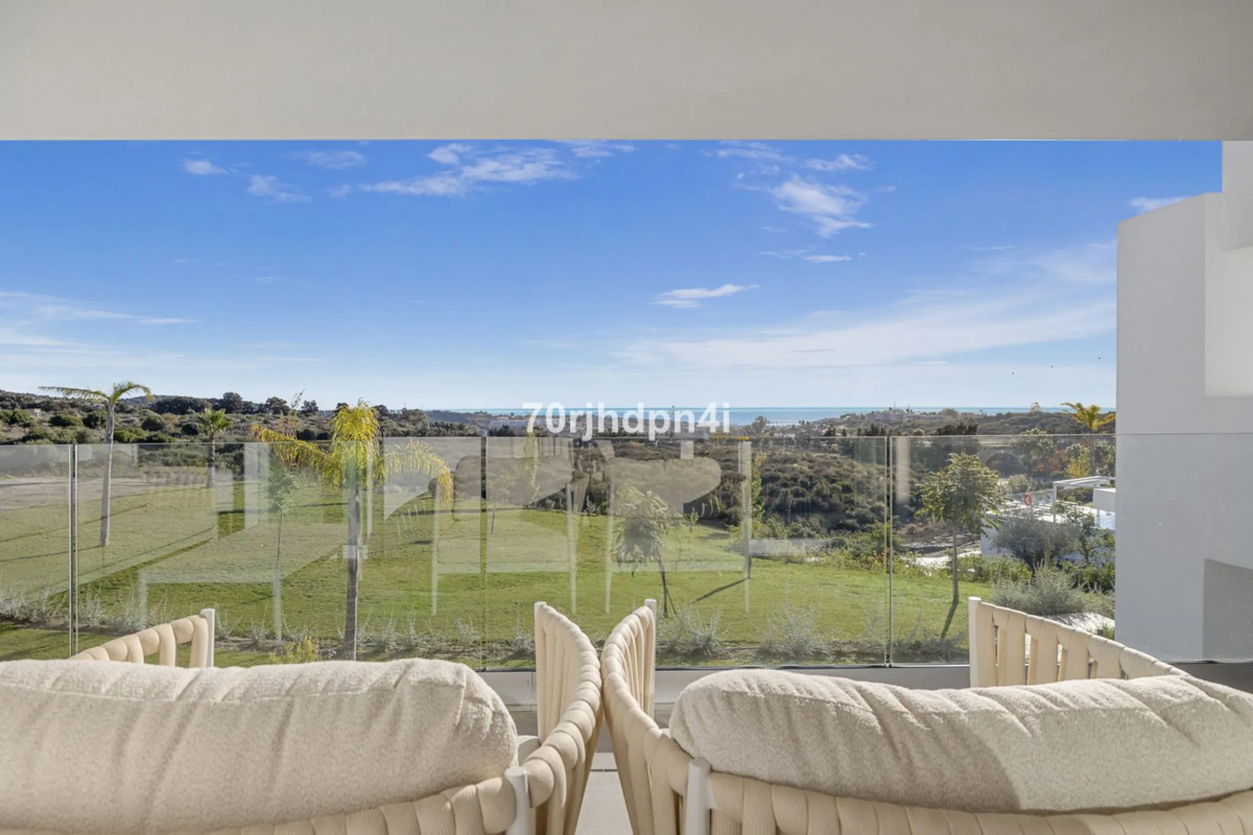 Apartment - Middle Floor Apartment в продаже в Casares, Málaga. В доме 2 спален и 2 ванных комнат. Площадь дома 84 м²