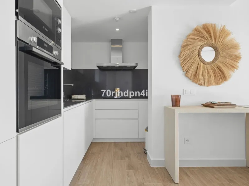 Apartment - Middle Floor Apartment в продаже в Casares, Málaga. В доме 2 спален и 2 ванных комнат. Площадь дома 84 м²