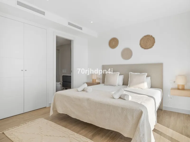 Apartment - Middle Floor Apartment в продаже в Casares, Málaga. В доме 2 спален и 2 ванных комнат. Площадь дома 84 м²