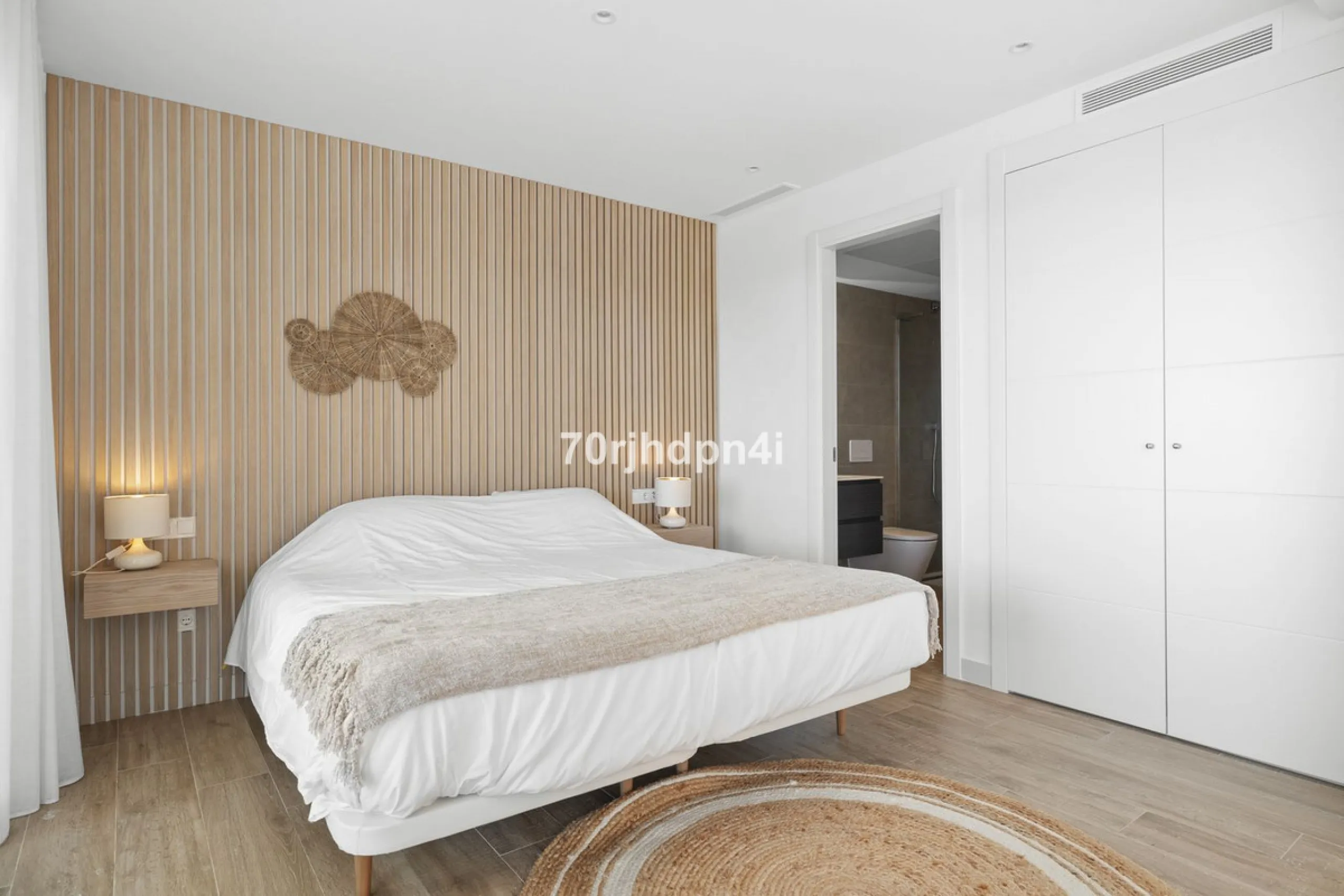 Apartment - Middle Floor Apartment в продаже в Casares, Málaga. В доме 2 спален и 2 ванных комнат. Площадь дома 84 м²