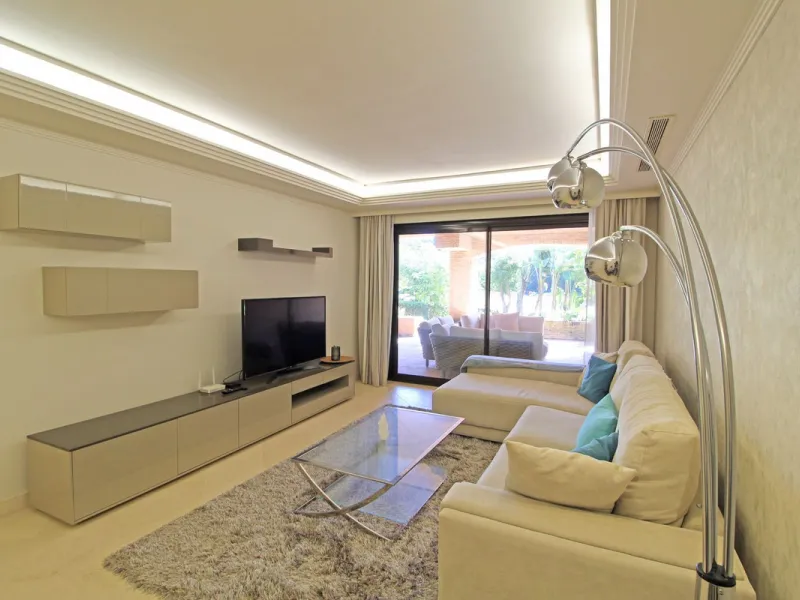Nestled in the peaceful beachside enclave of Casasola, this charming ground-floor apartment