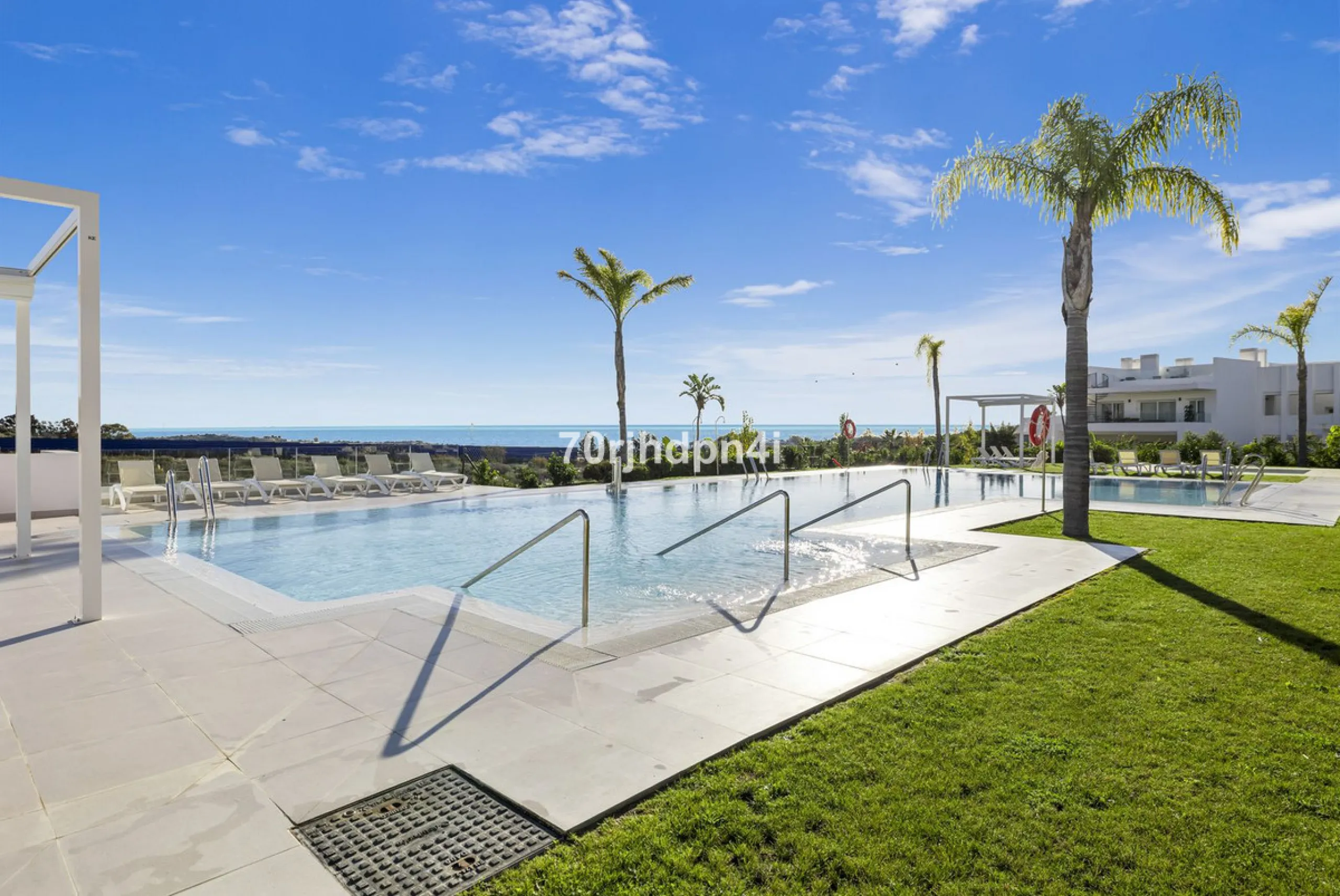 Apartment - Middle Floor Apartment в продаже в Casares, Málaga. В доме 2 спален и 2 ванных комнат. Площадь дома 84 м²