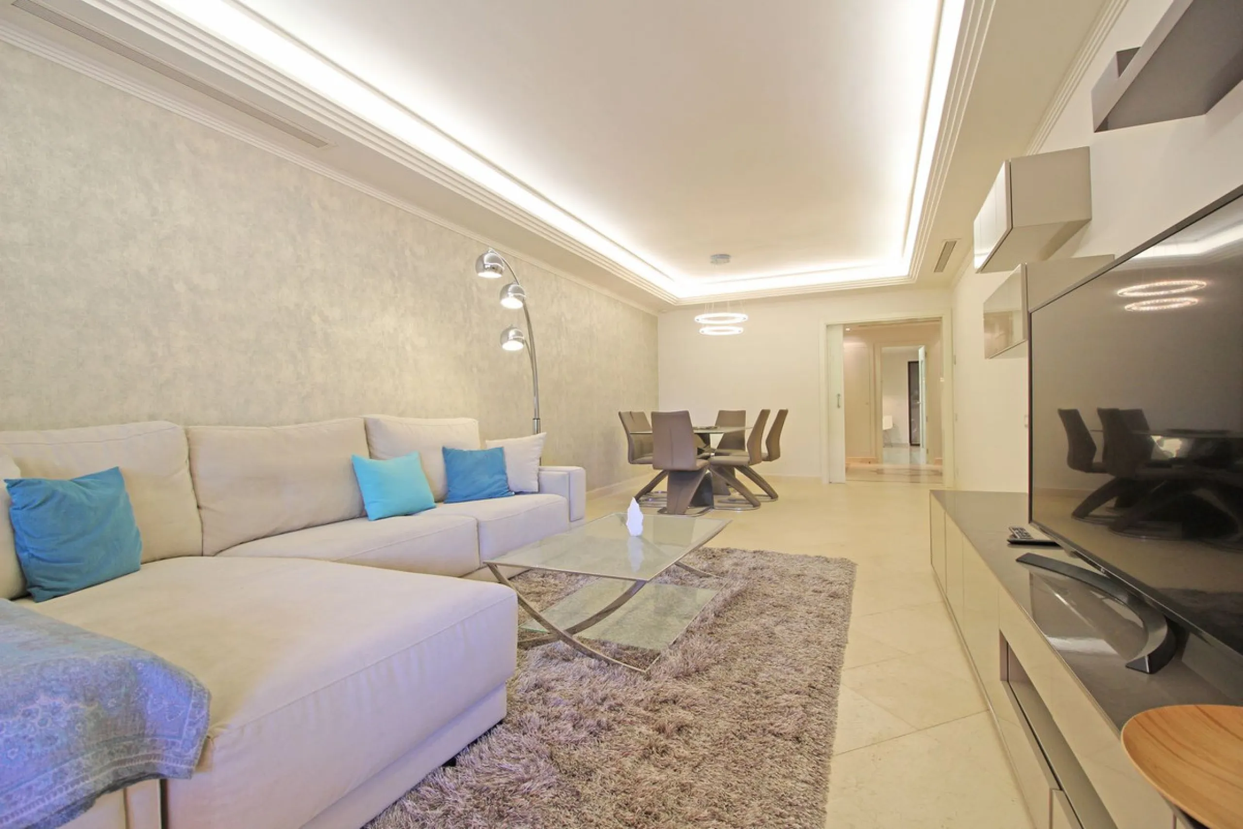 Nestled in the peaceful beachside enclave of Casasola, this charming ground-floor apartment