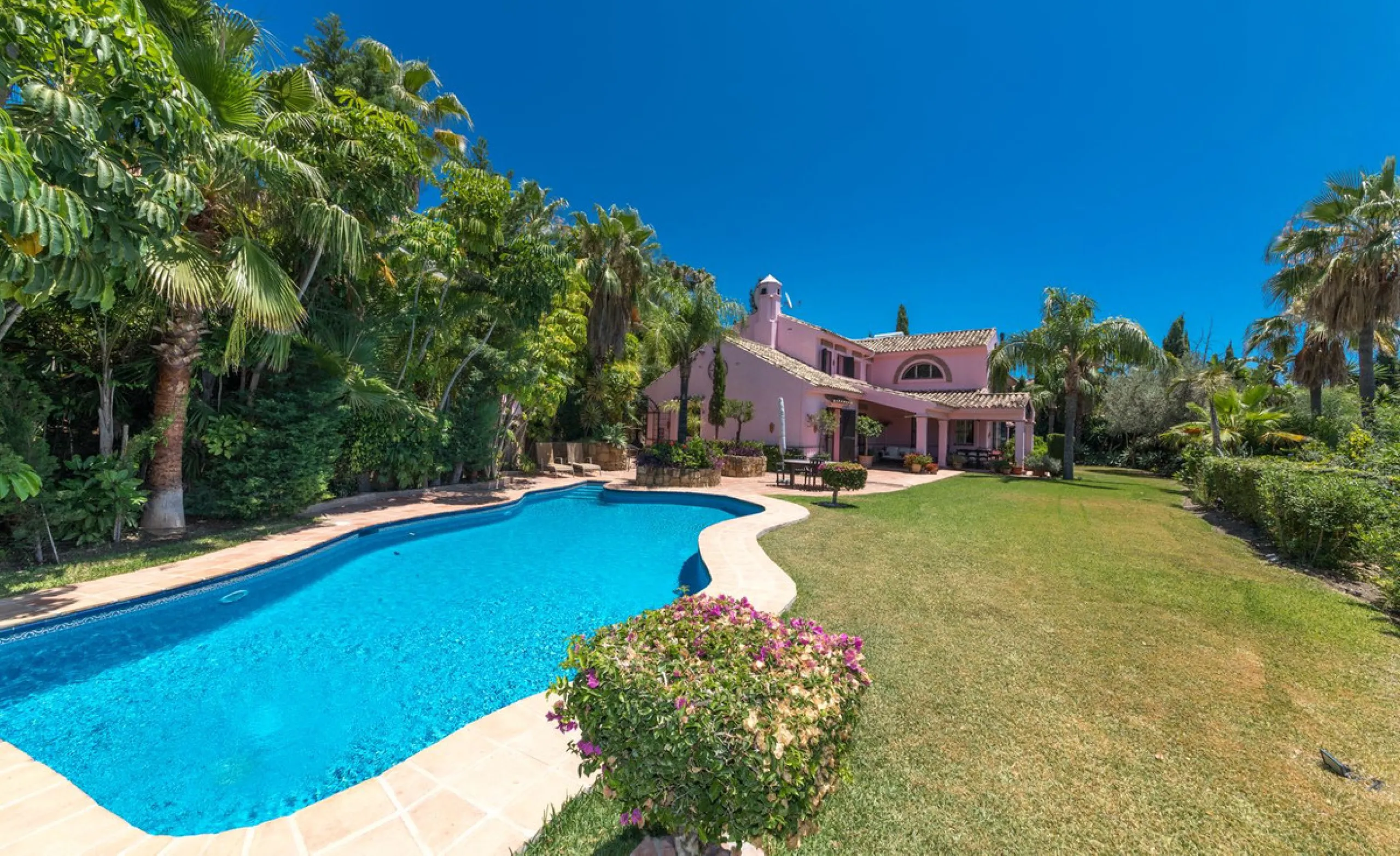 Spectacular country style 5 bedroom villa with open views at Puerto De  Los Alemendros, Benahavis