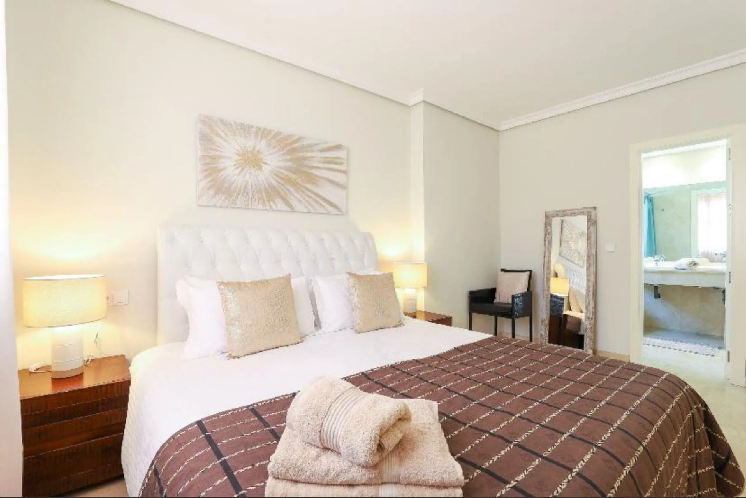 Apartment - Ground Floor Apartment в продаже в Marbella, Málaga. В доме 2 спален и 2 ванных комнат. Площадь дома 141 м²