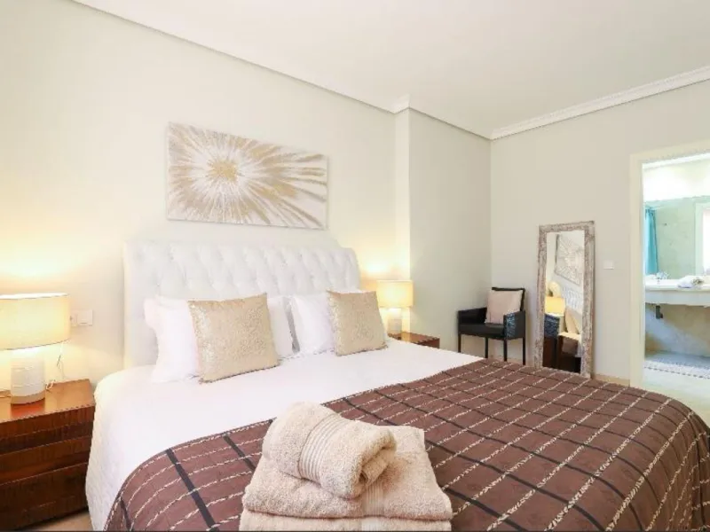 Apartment - Ground Floor Apartment в продаже в Marbella, Málaga. В доме 2 спален и 2 ванных комнат. Площадь дома 141 м²