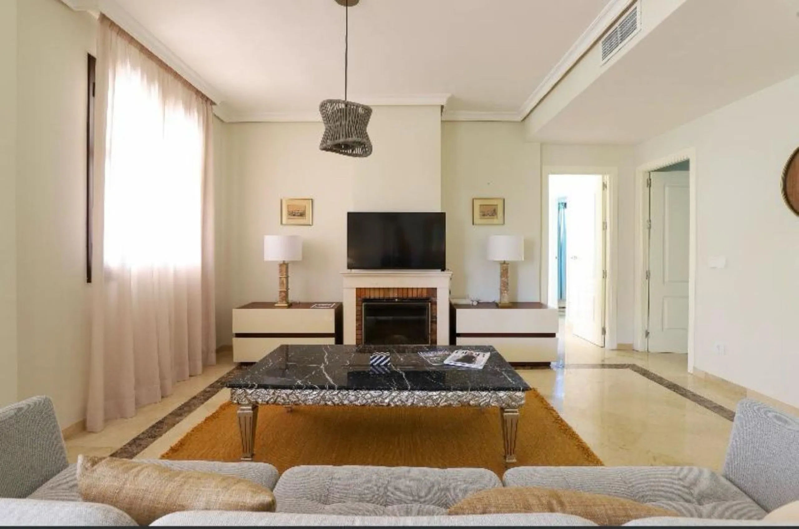 Apartment - Ground Floor Apartment в продаже в Marbella, Málaga. В доме 2 спален и 2 ванных комнат. Площадь дома 141 м²