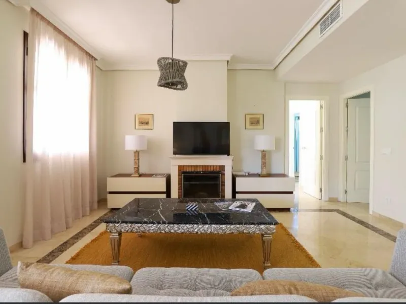 Apartment - Ground Floor Apartment в продаже в Marbella, Málaga. В доме 2 спален и 2 ванных комнат. Площадь дома 141 м²