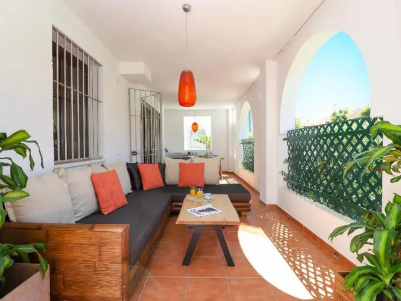 Apartment - Ground Floor Apartment в продаже в Marbella, Málaga. В доме 2 спален и 2 ванных комнат. Площадь дома 141 м²