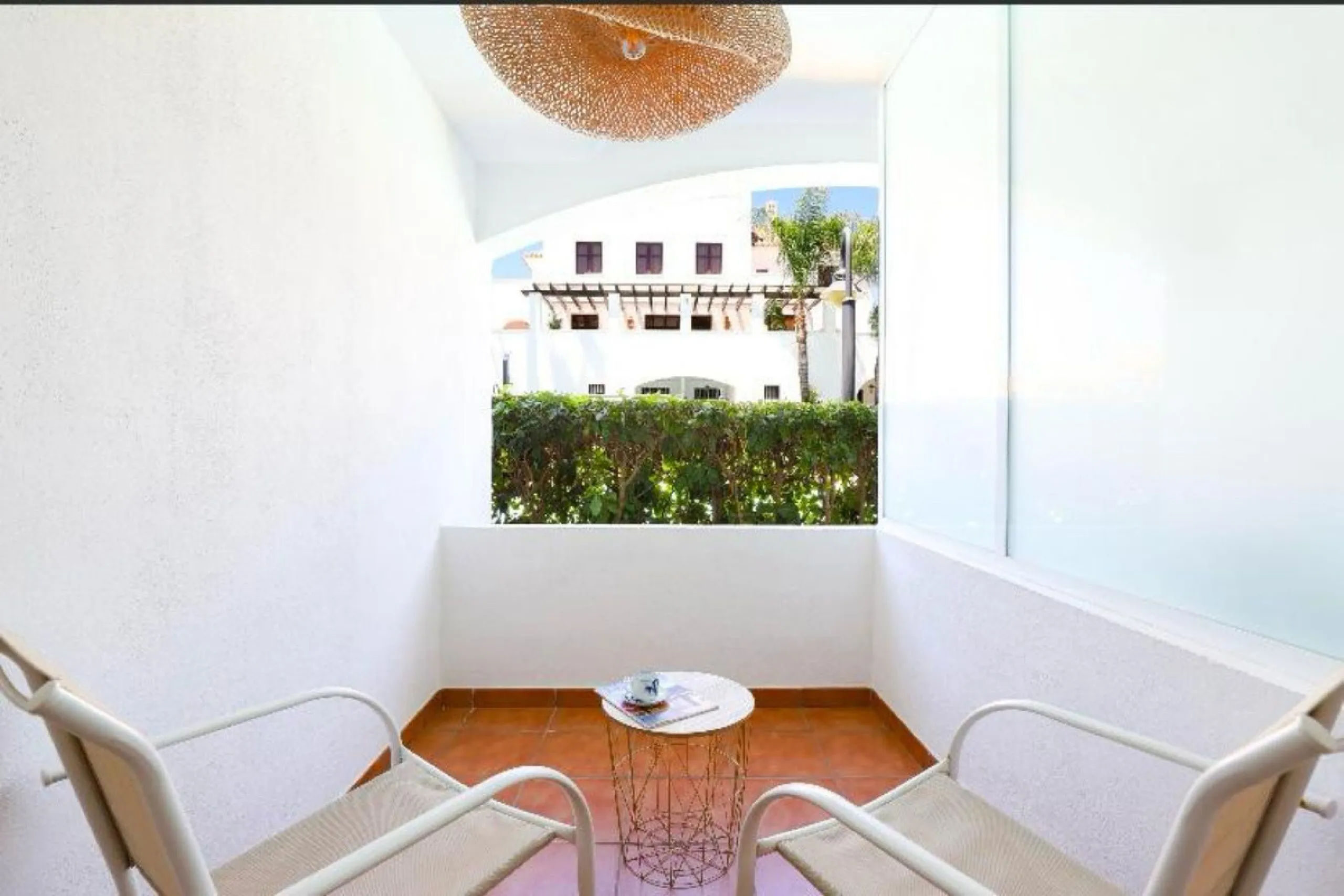 Apartment - Ground Floor Apartment в продаже в Marbella, Málaga. В доме 2 спален и 2 ванных комнат. Площадь дома 141 м²