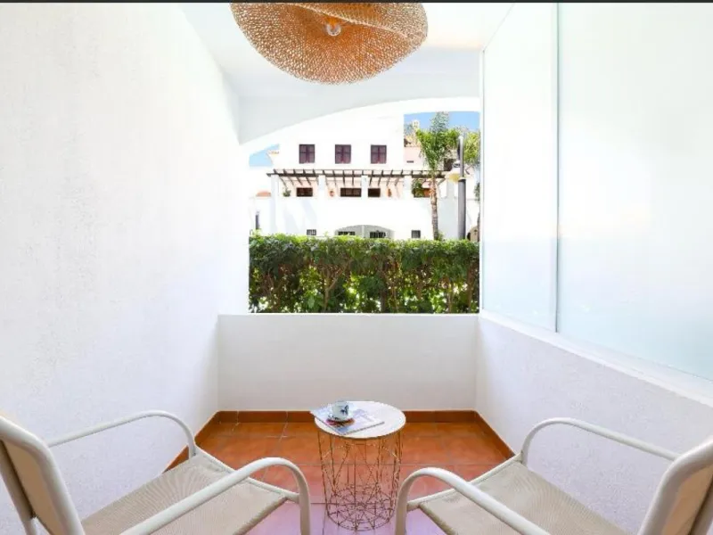 Apartment - Ground Floor Apartment в продаже в Marbella, Málaga. В доме 2 спален и 2 ванных комнат. Площадь дома 141 м²
