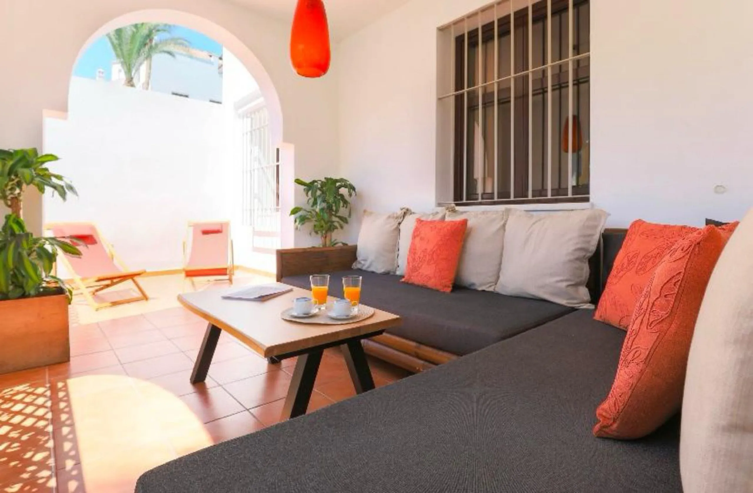 Apartment - Ground Floor Apartment в продаже в Marbella, Málaga. В доме 2 спален и 2 ванных комнат. Площадь дома 141 м²