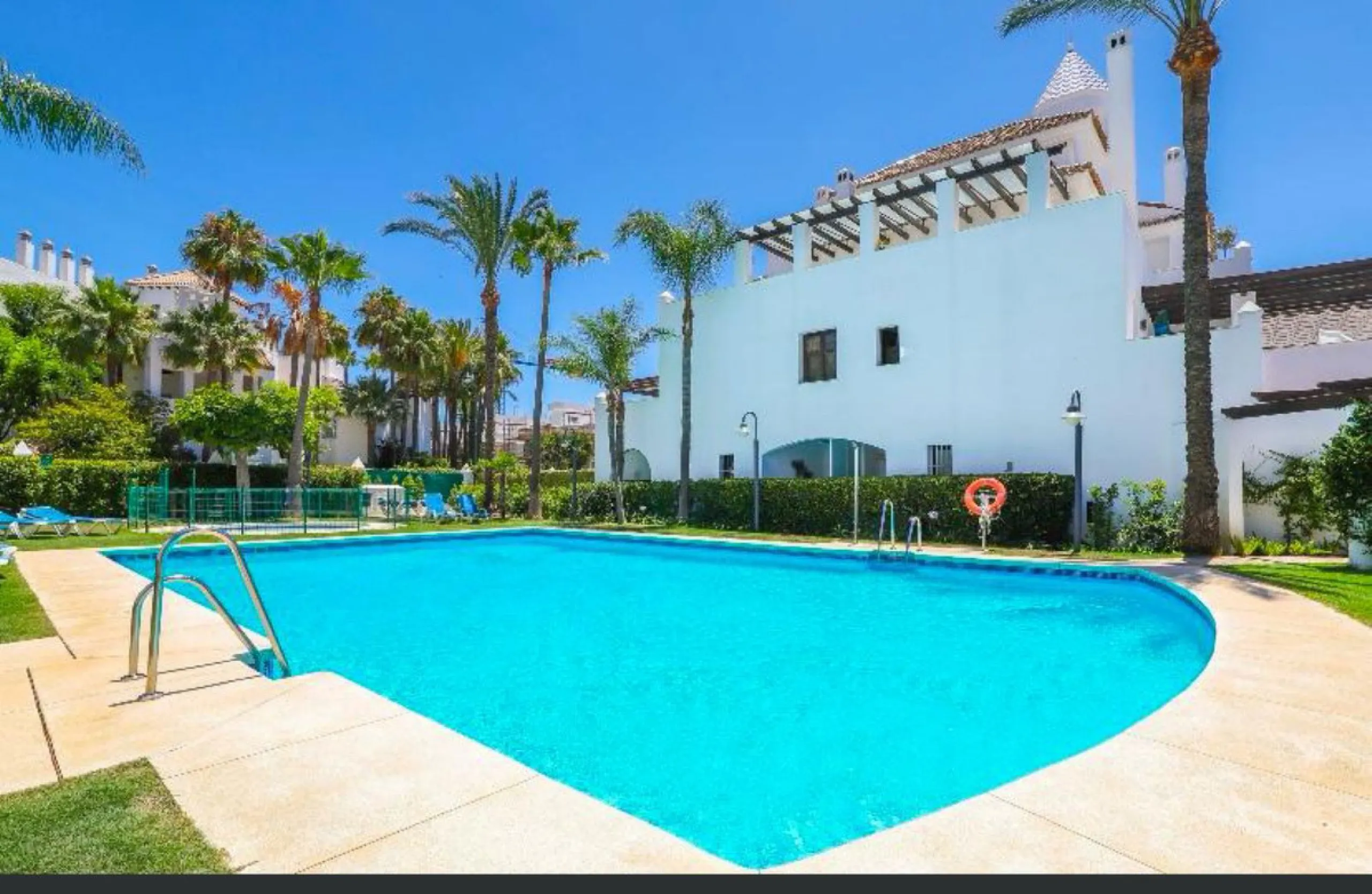 Apartment - Ground Floor Apartment в продаже в Marbella, Málaga. В доме 2 спален и 2 ванных комнат. Площадь дома 141 м²